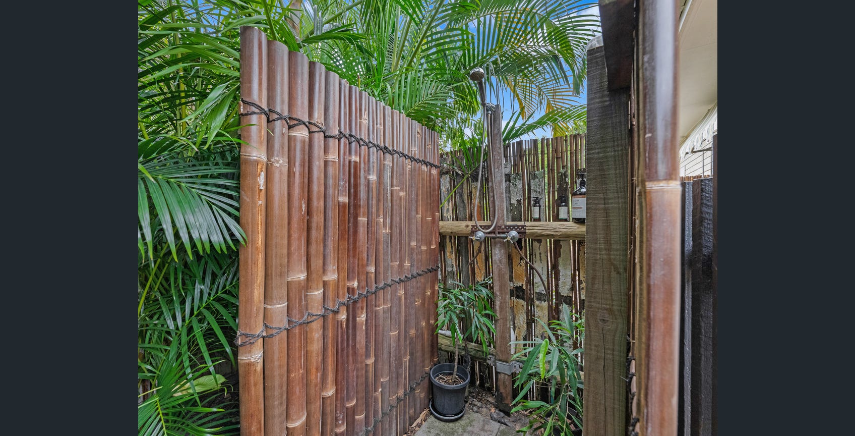 17 Campbell Street, TORQUAY, QLD 4655 AUS