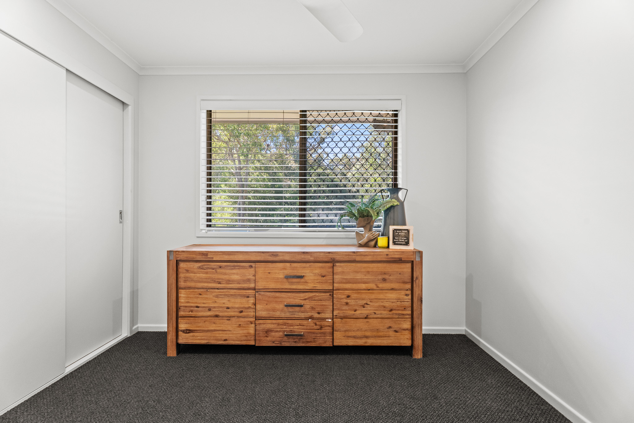 16 Wellington Crescent, WONDUNNA, QLD 4655 AUS