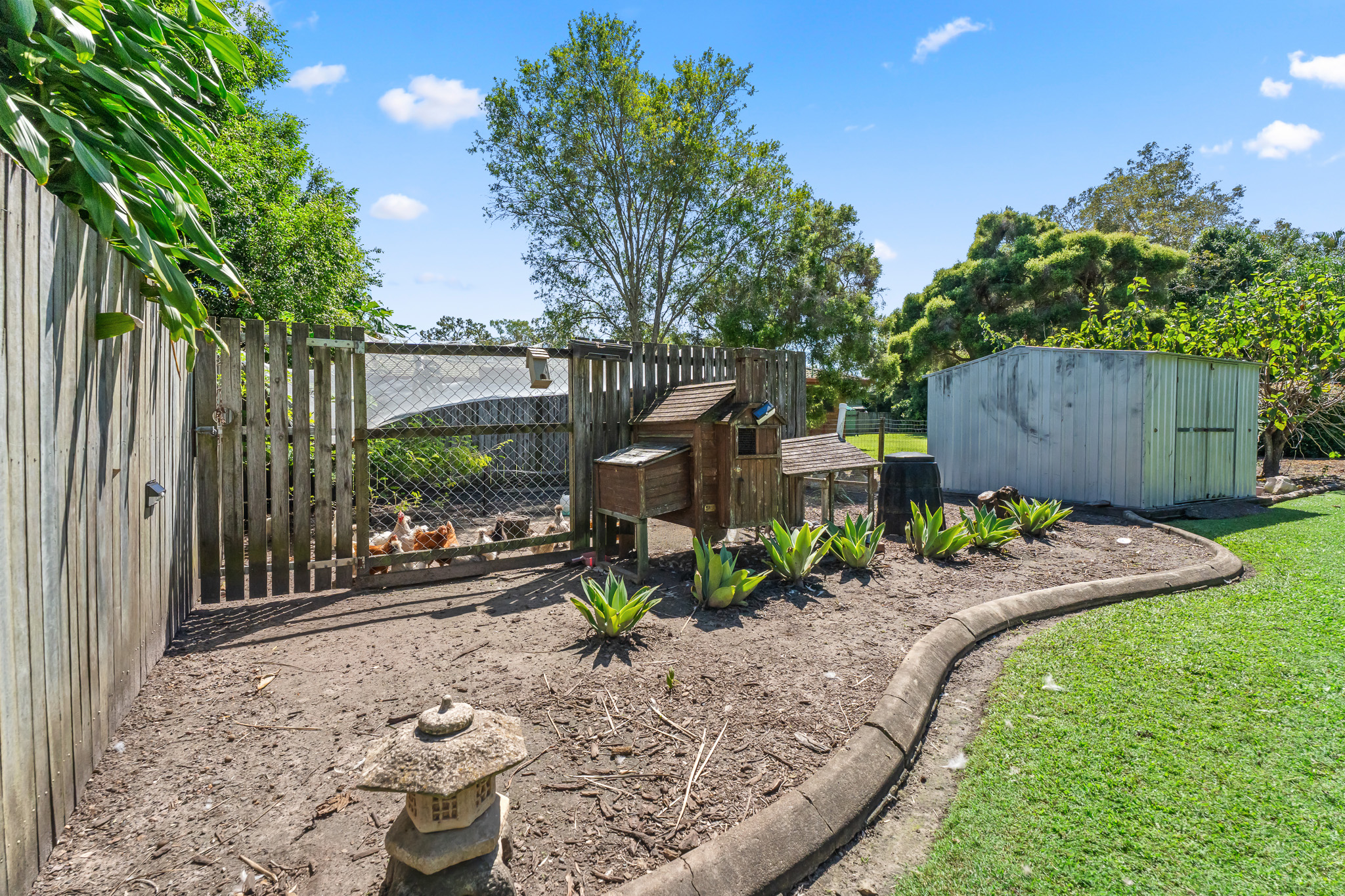 16 Wellington Crescent, WONDUNNA, QLD 4655 AUS