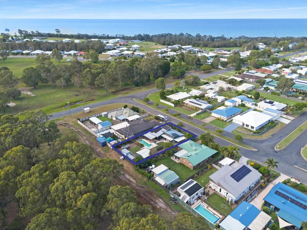 5 Lakeside Drive, BURRUM HEADS, QLD 4659 AUS
