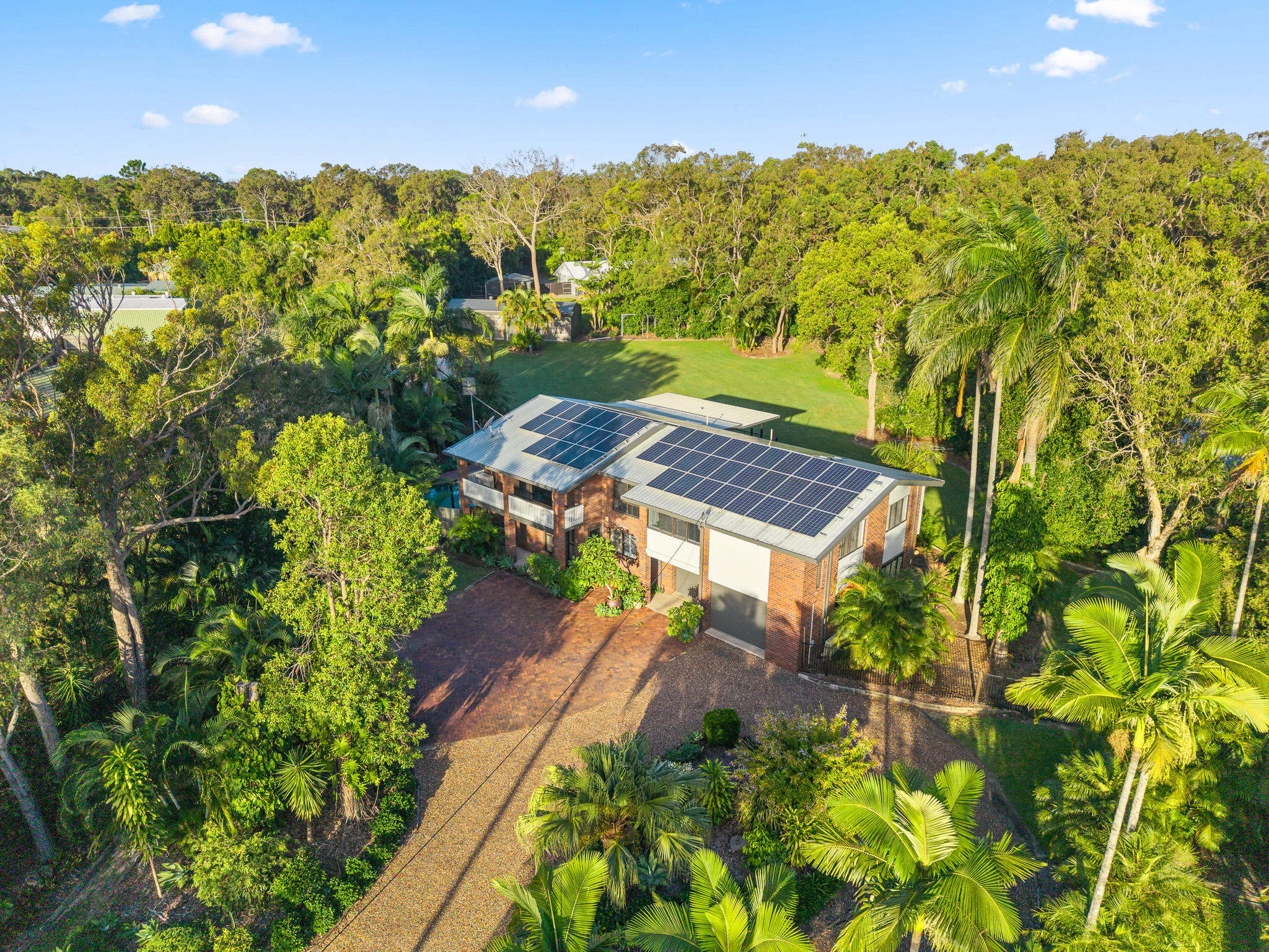 16 Wellington Crescent, WONDUNNA, QLD 4655 AUS