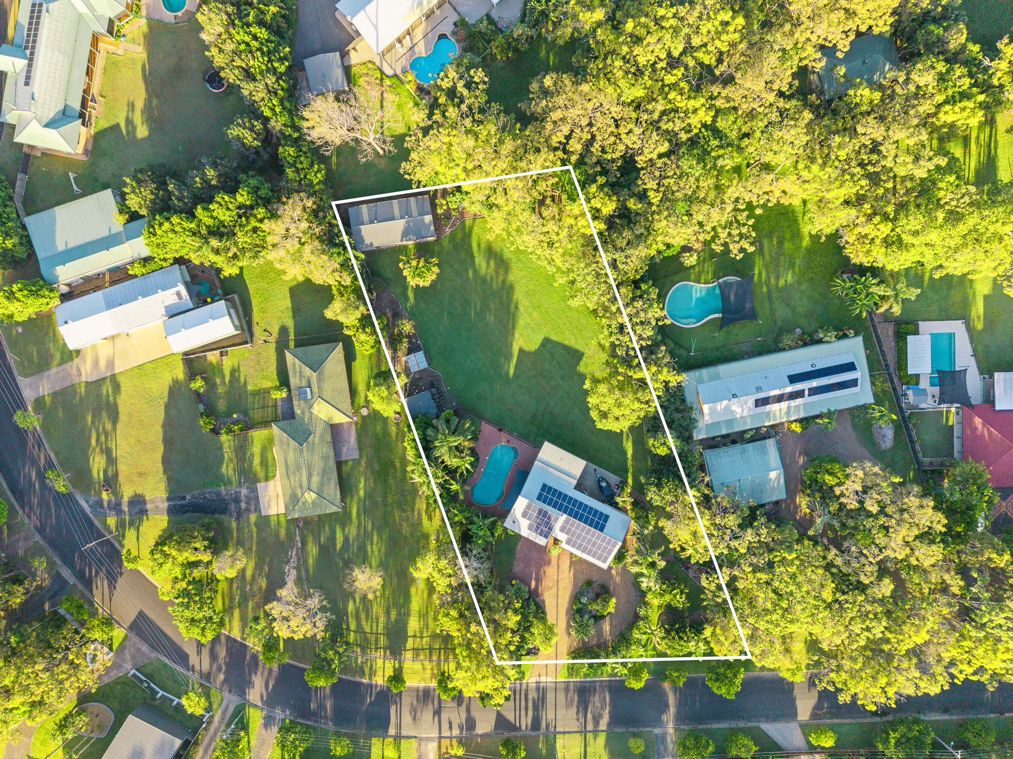 16 Wellington Crescent, WONDUNNA, QLD 4655 AUS