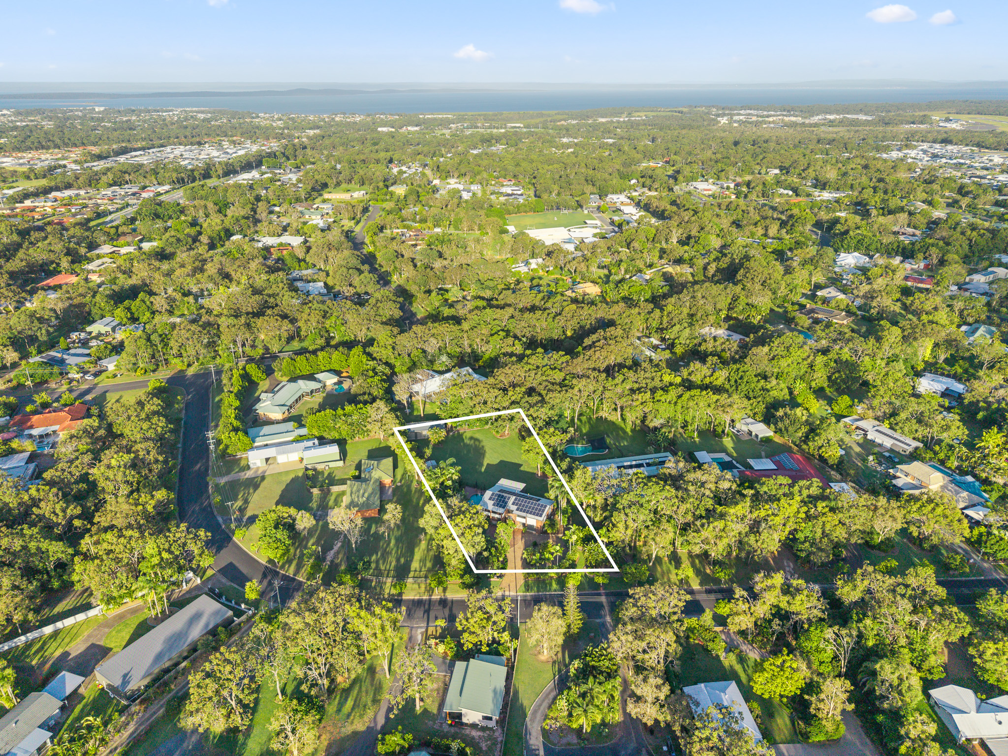 16 Wellington Crescent, WONDUNNA, QLD 4655 AUS