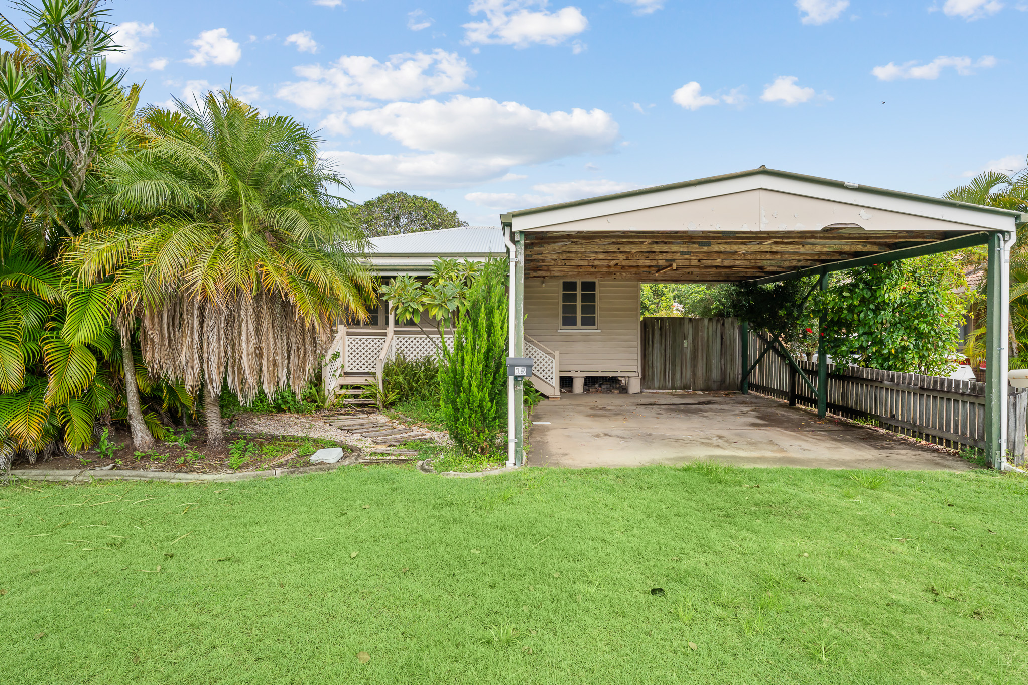 15 Ocean Street, TORQUAY, QLD 4655 AUS