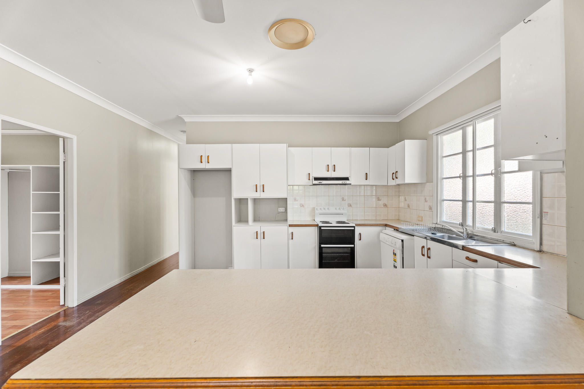 15 Ocean Street, TORQUAY, QLD 4655 AUS