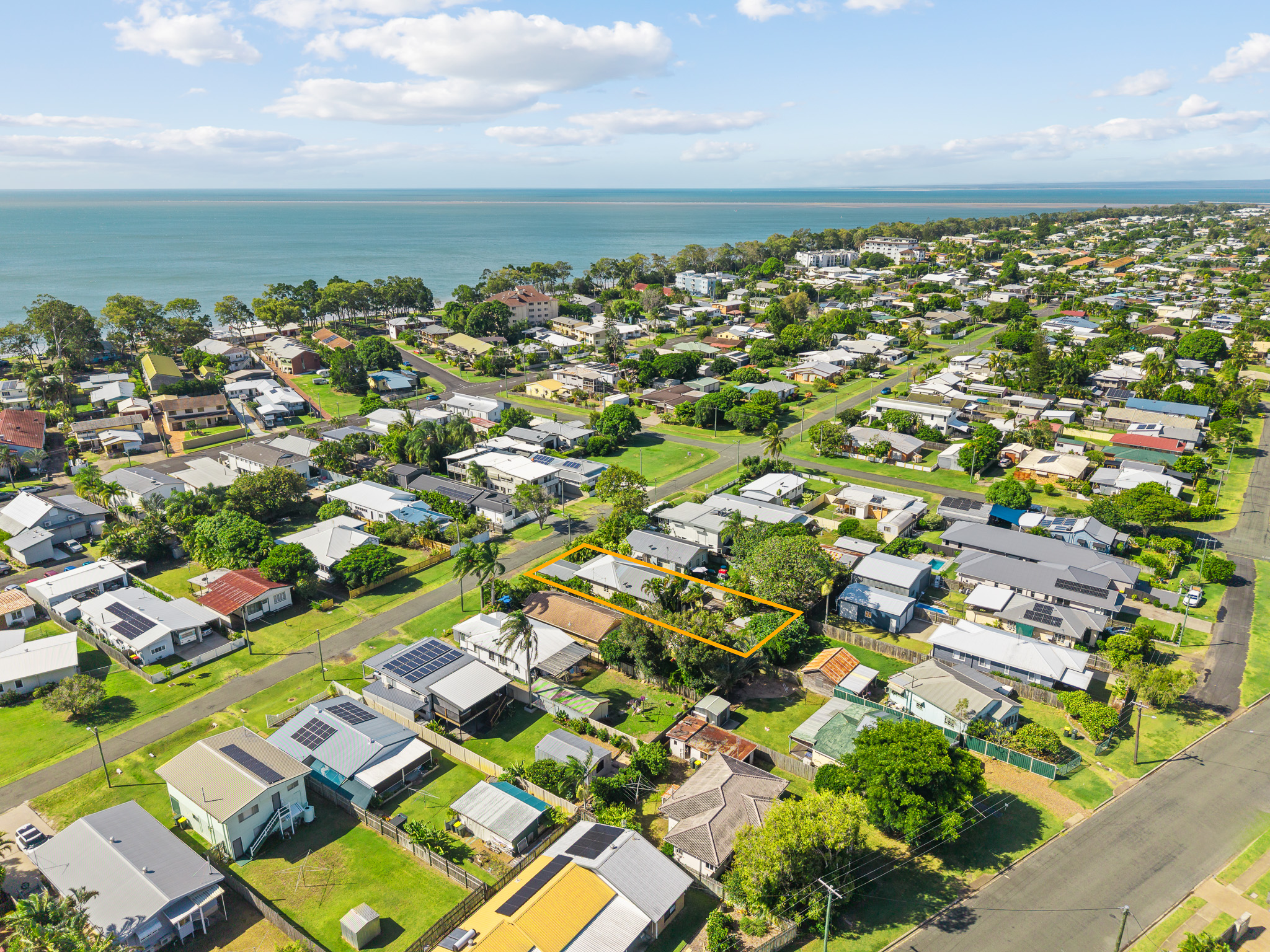 15 Ocean Street, TORQUAY, QLD 4655 AUS