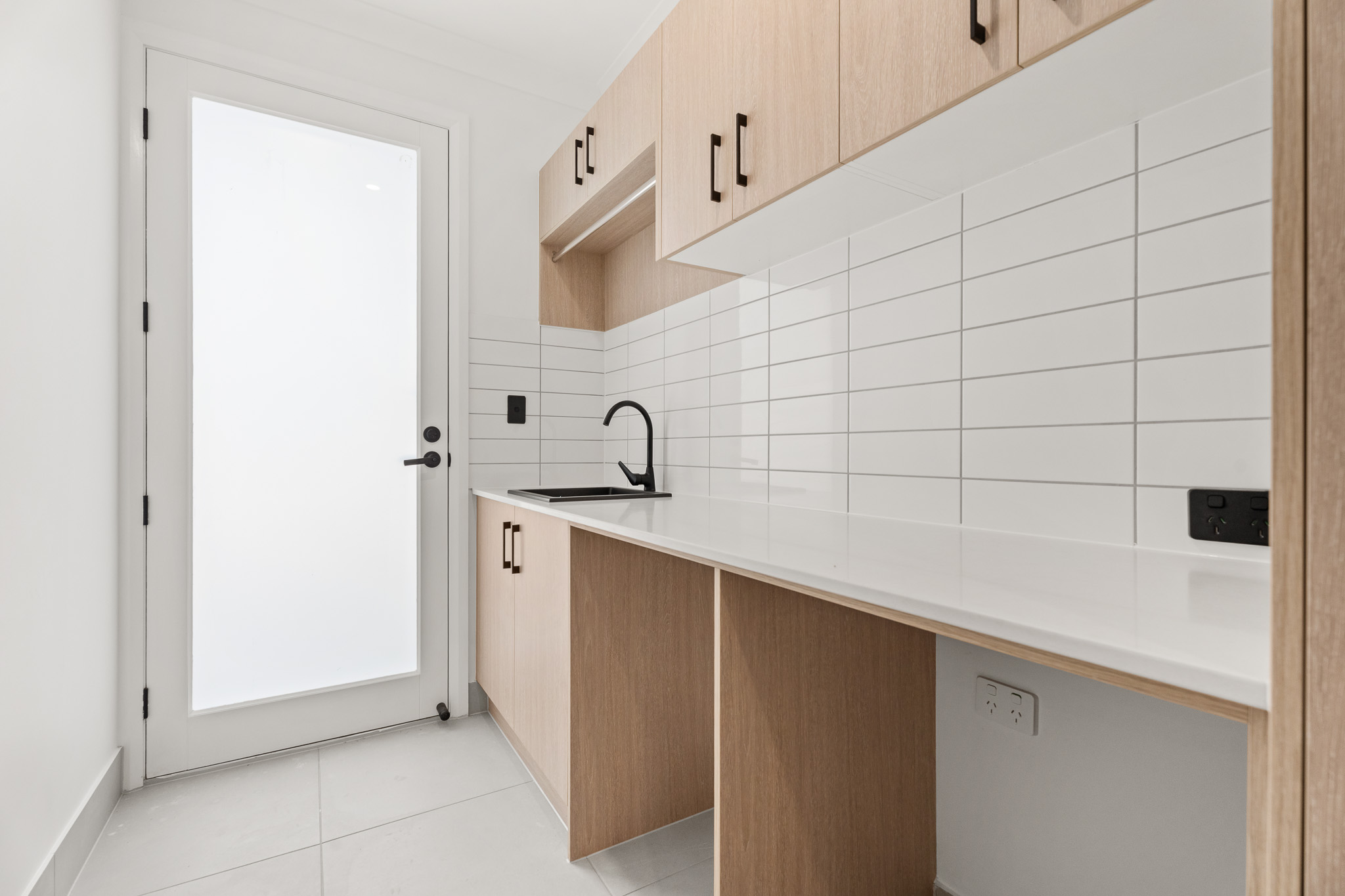 5 Messer Drive, KAWUNGAN, QLD 4655 AUS