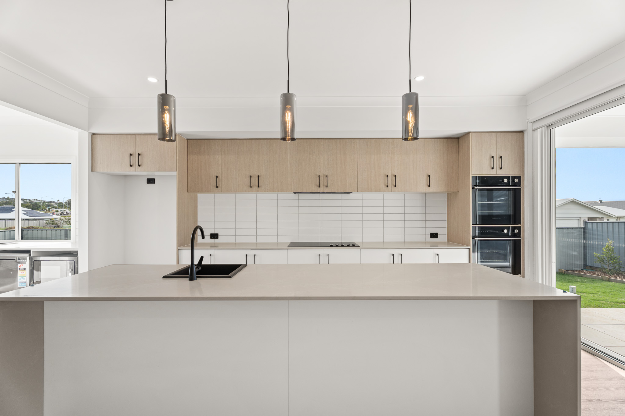 5 Messer Drive, KAWUNGAN, QLD 4655 AUS