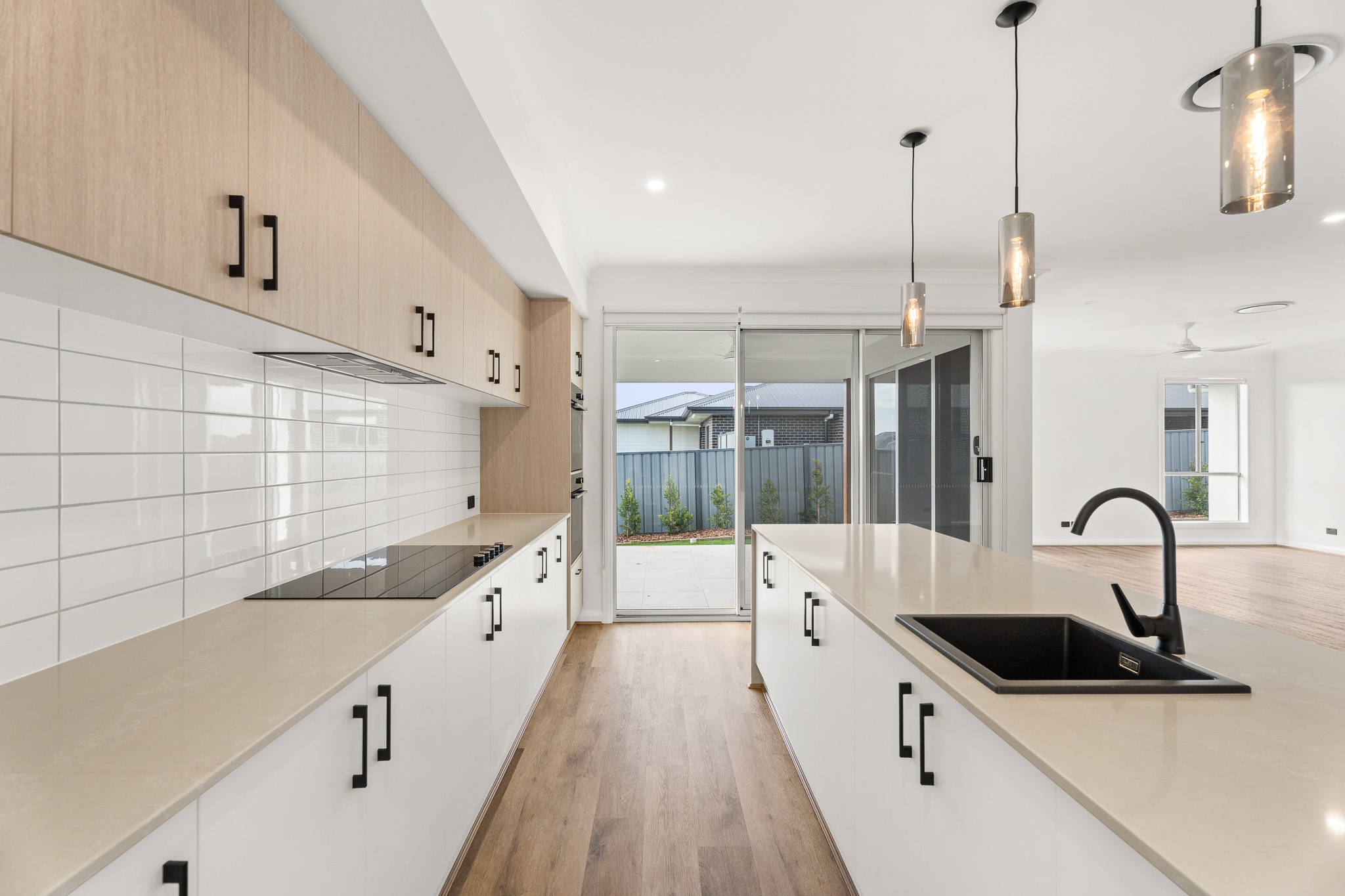 5 Messer Drive, KAWUNGAN, QLD 4655 AUS