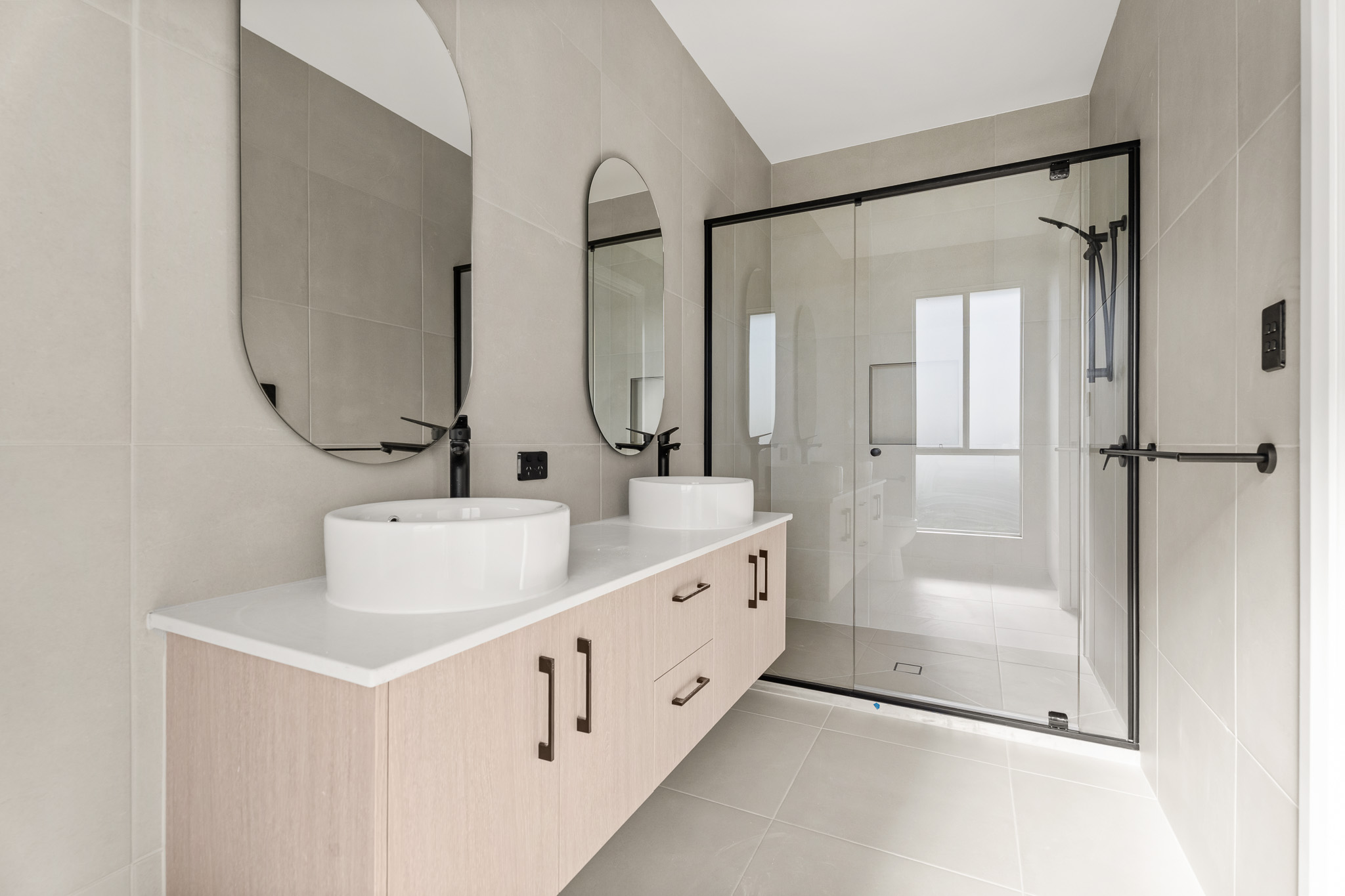 5 Messer Drive, KAWUNGAN, QLD 4655 AUS