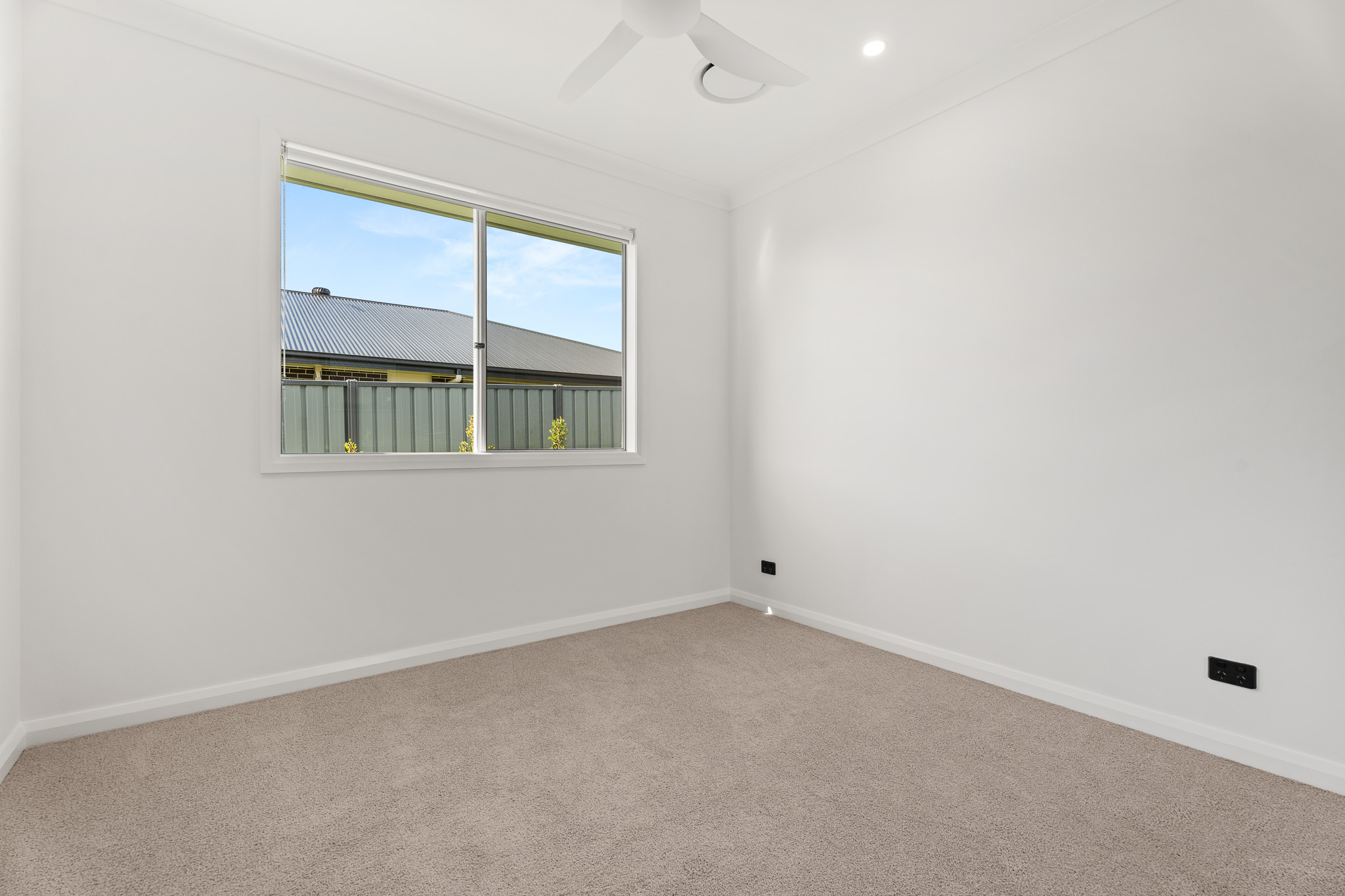 5 Messer Drive, KAWUNGAN, QLD 4655 AUS