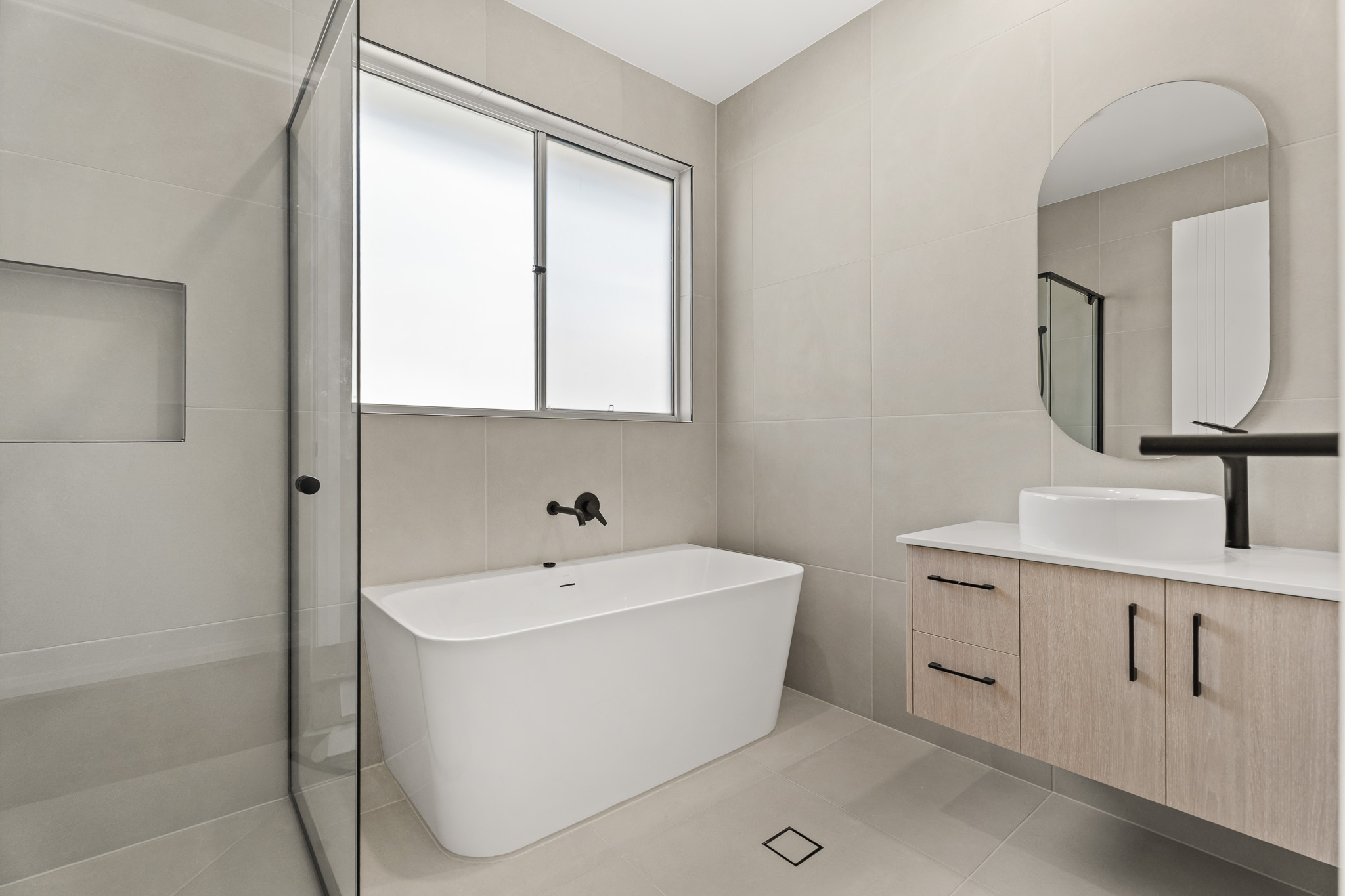 5 Messer Drive, KAWUNGAN, QLD 4655 AUS