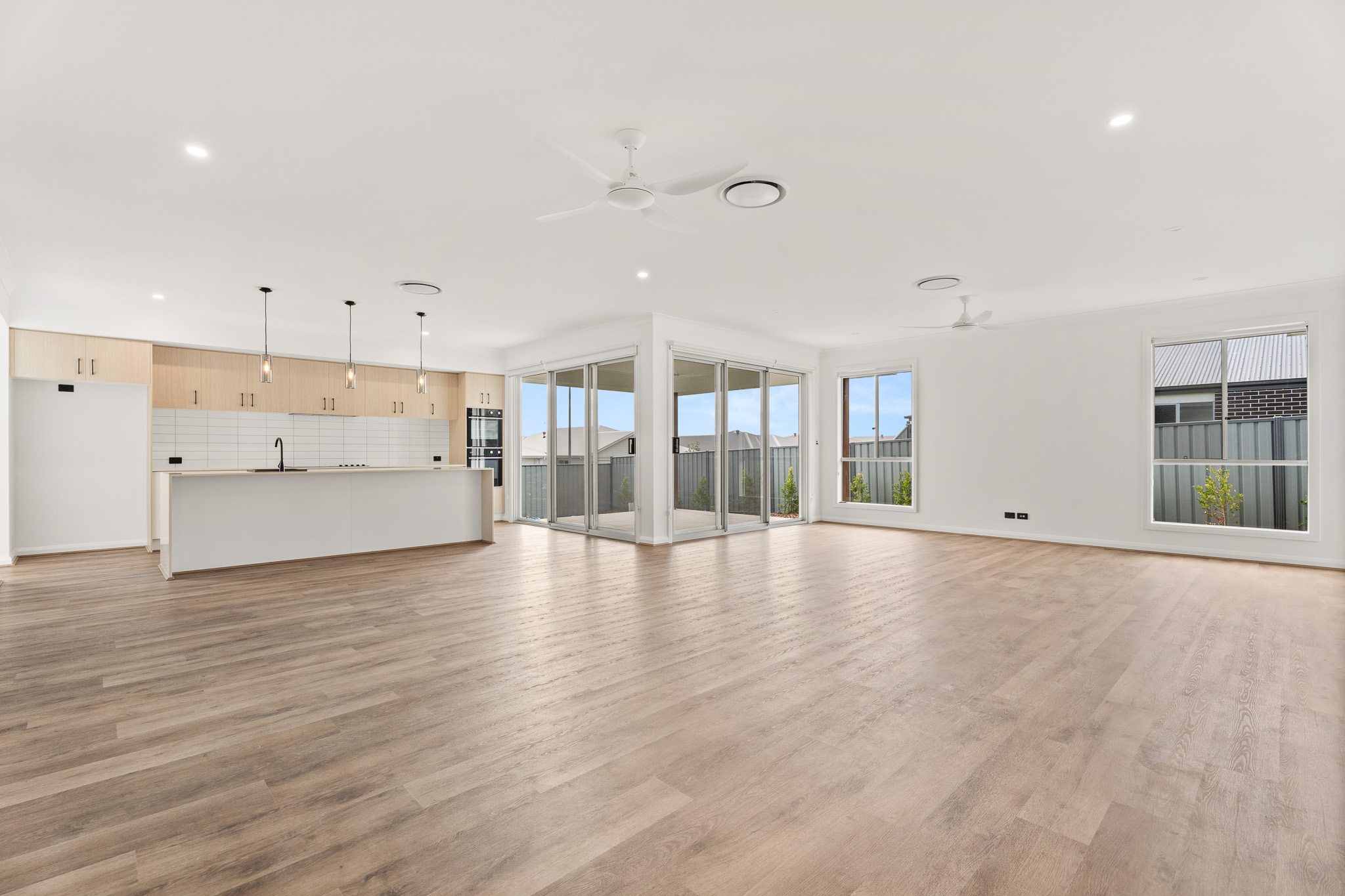 5 Messer Drive, KAWUNGAN, QLD 4655 AUS