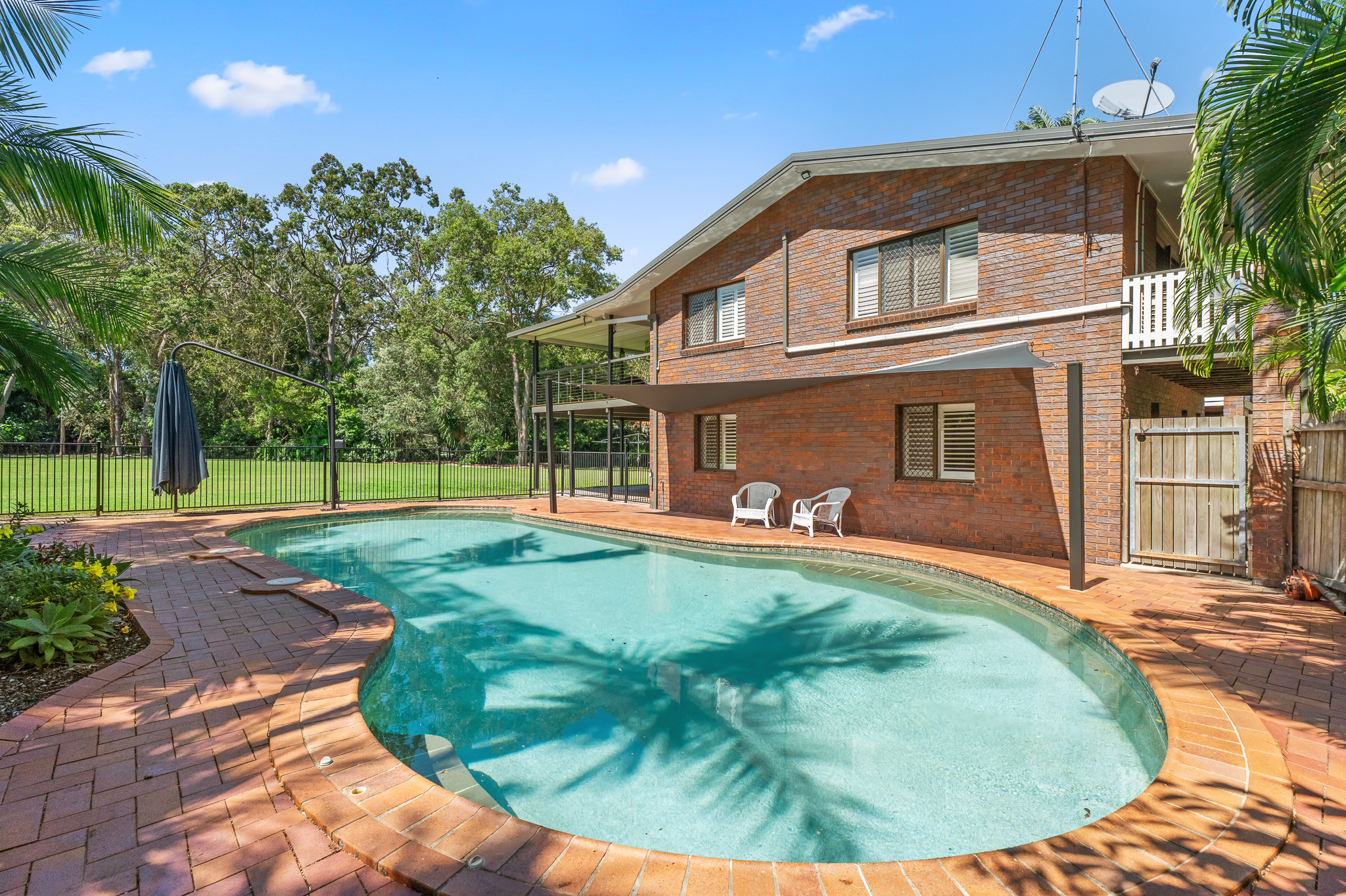 16 Wellington Crescent, WONDUNNA, QLD 4655 AUS