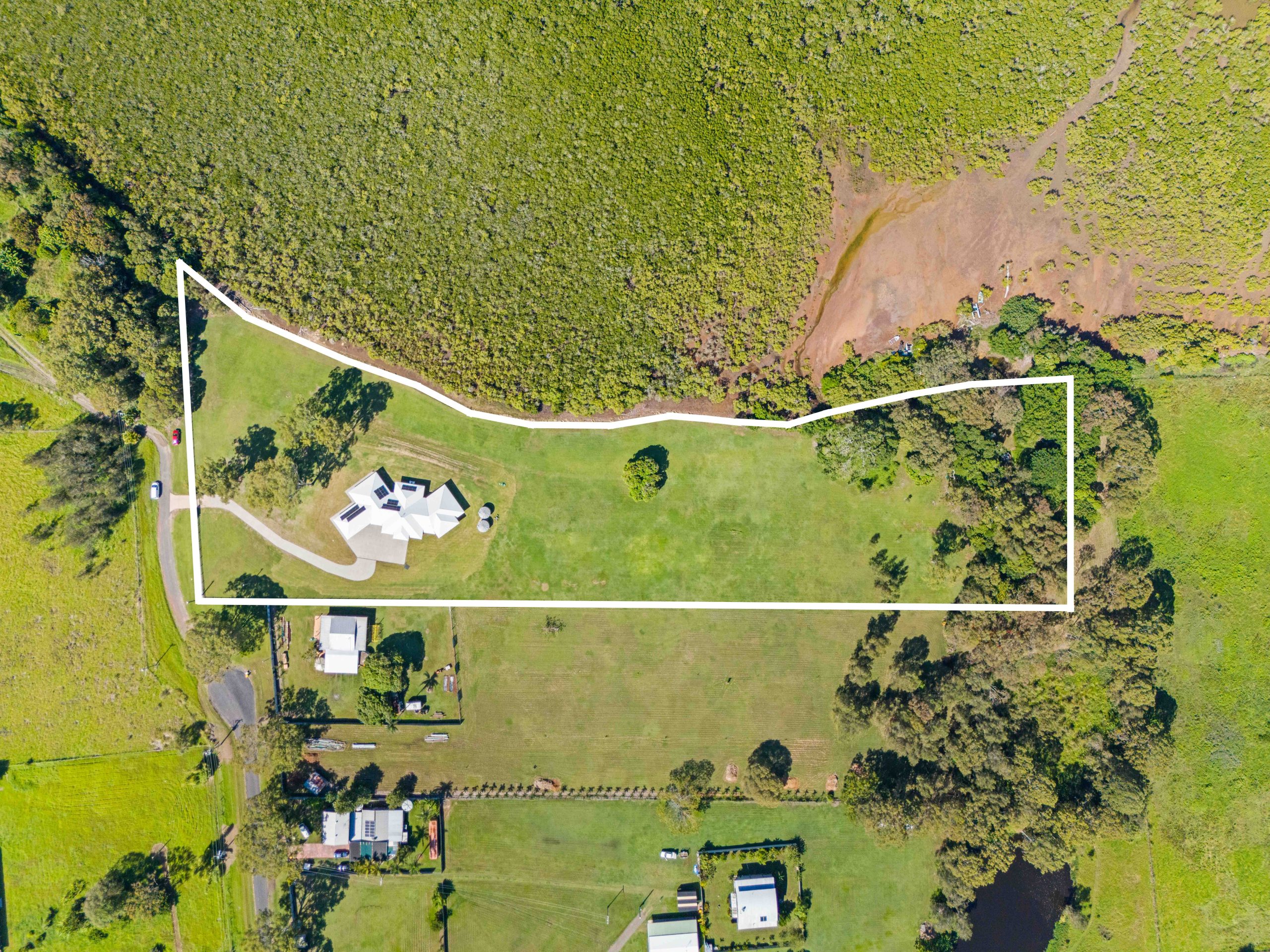 1 Shore Road East, BOORAL, QLD 4655 AUS