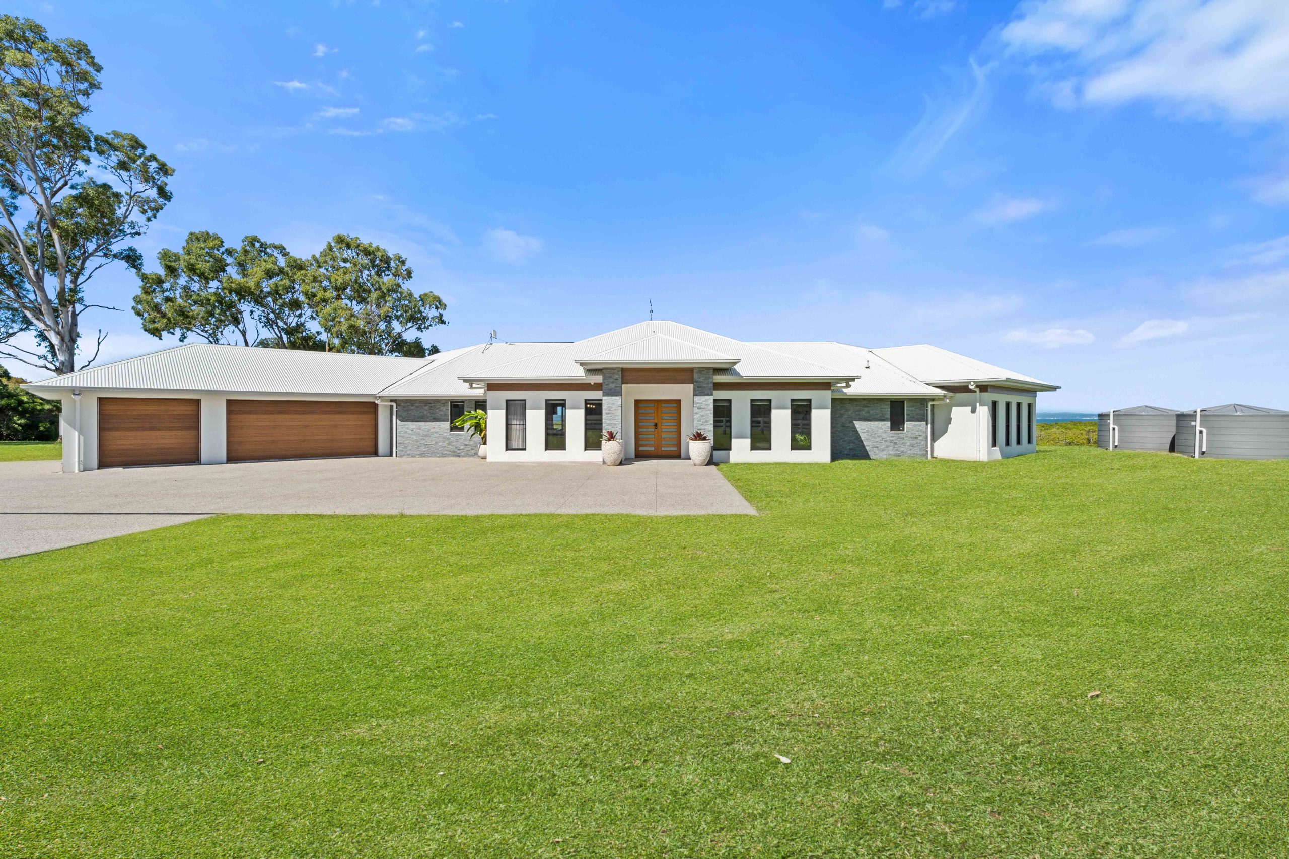 1 Shore Road East, BOORAL, QLD 4655 AUS