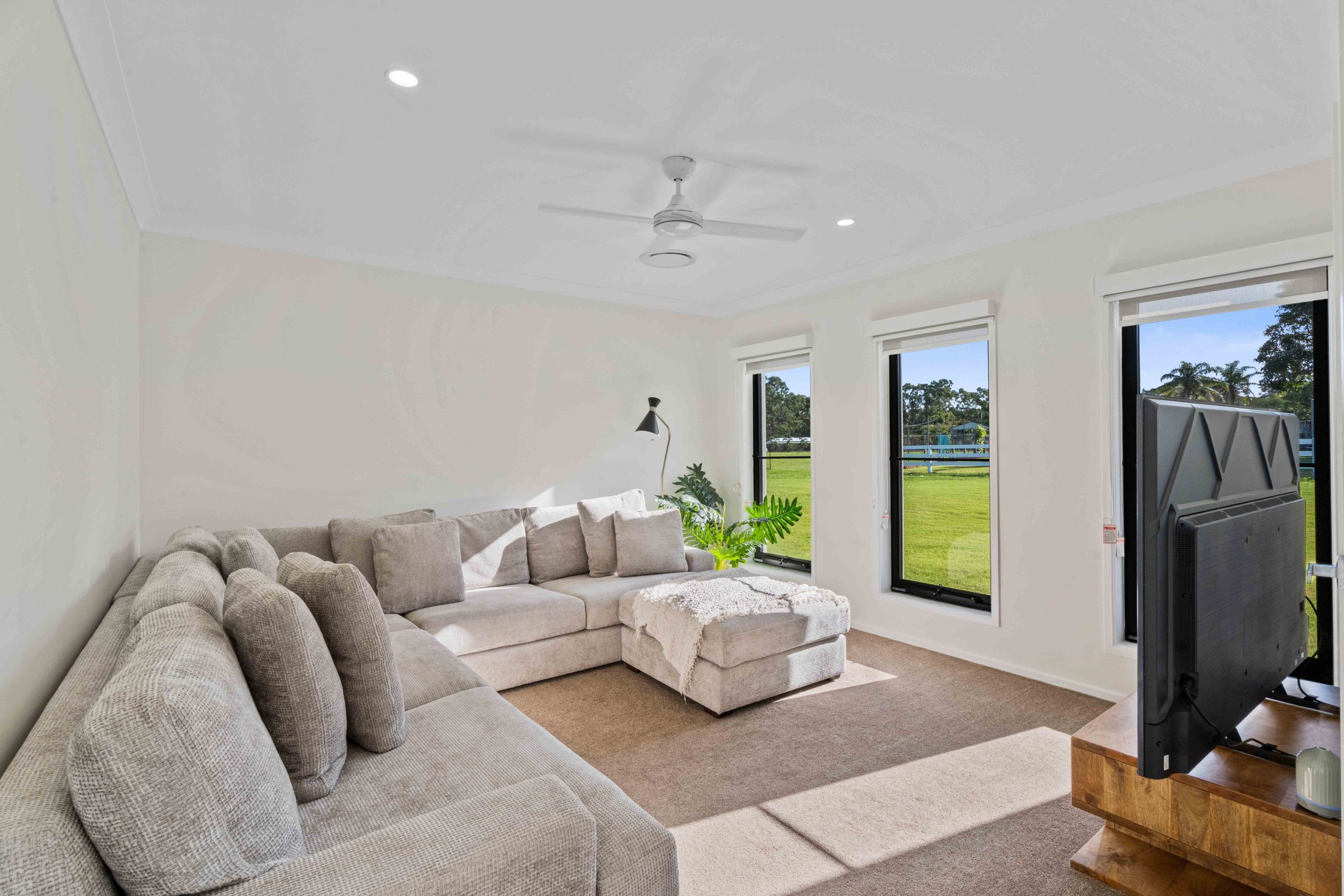 1 Shore Road East, BOORAL, QLD 4655 AUS