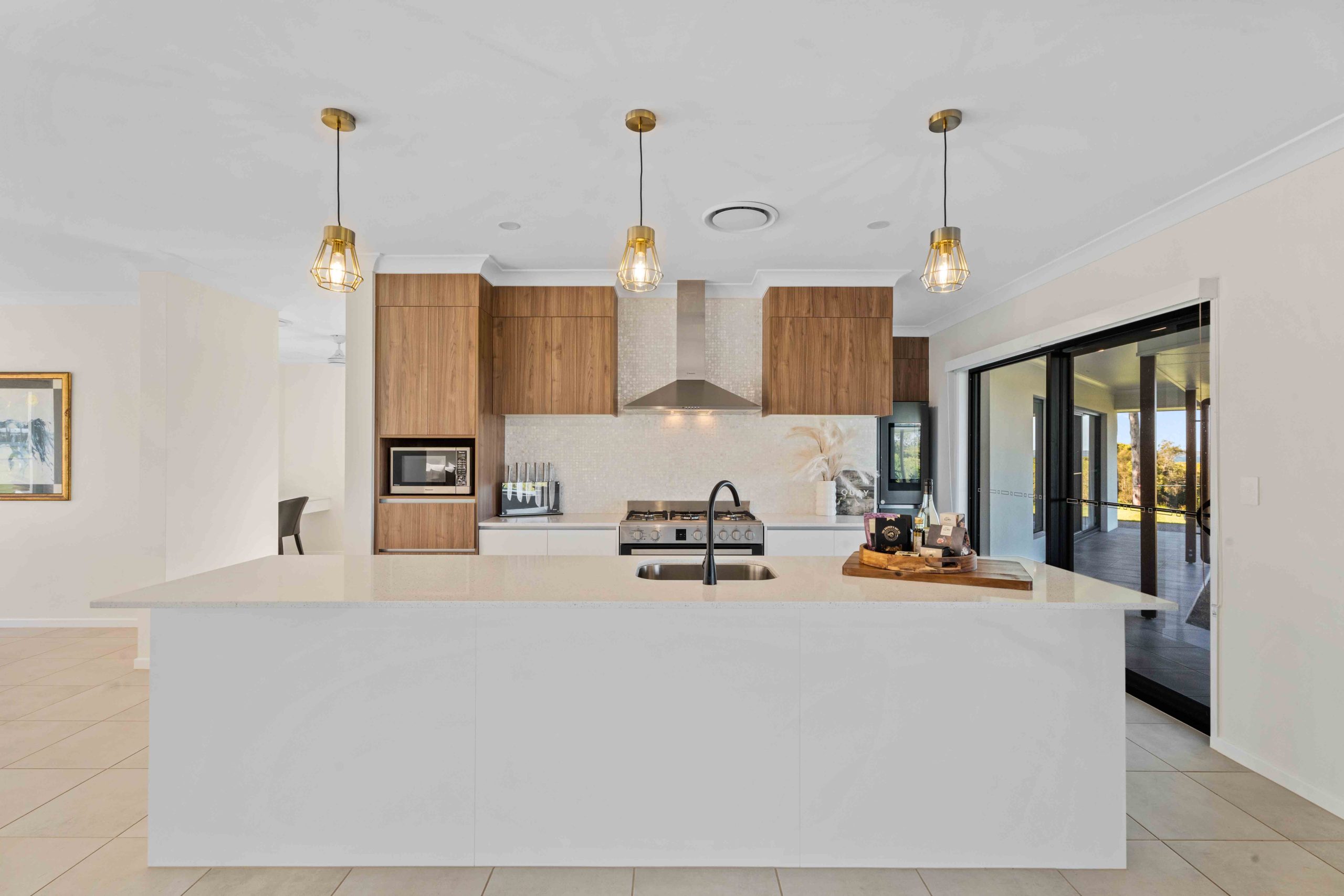 1 Shore Road East, BOORAL, QLD 4655 AUS