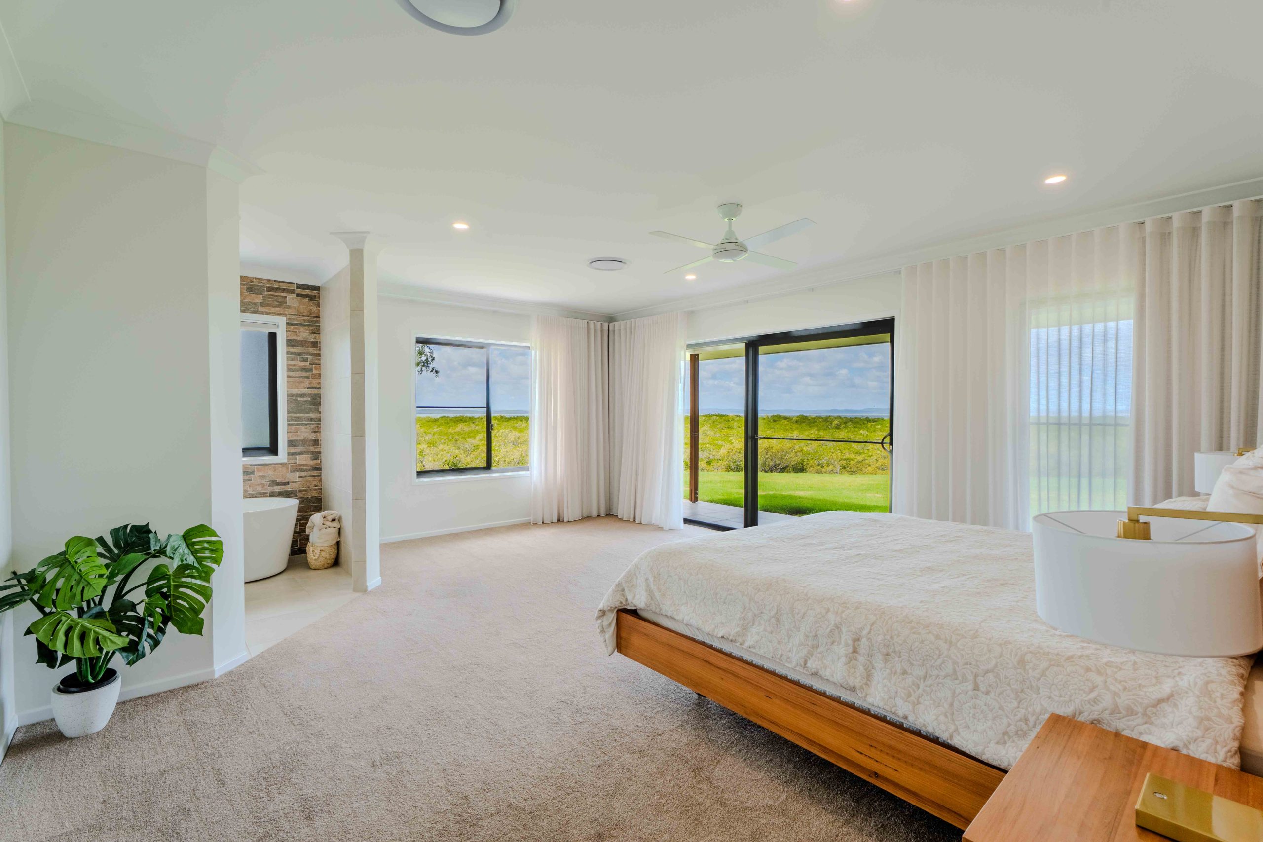 1 Shore Road East, BOORAL, QLD 4655 AUS