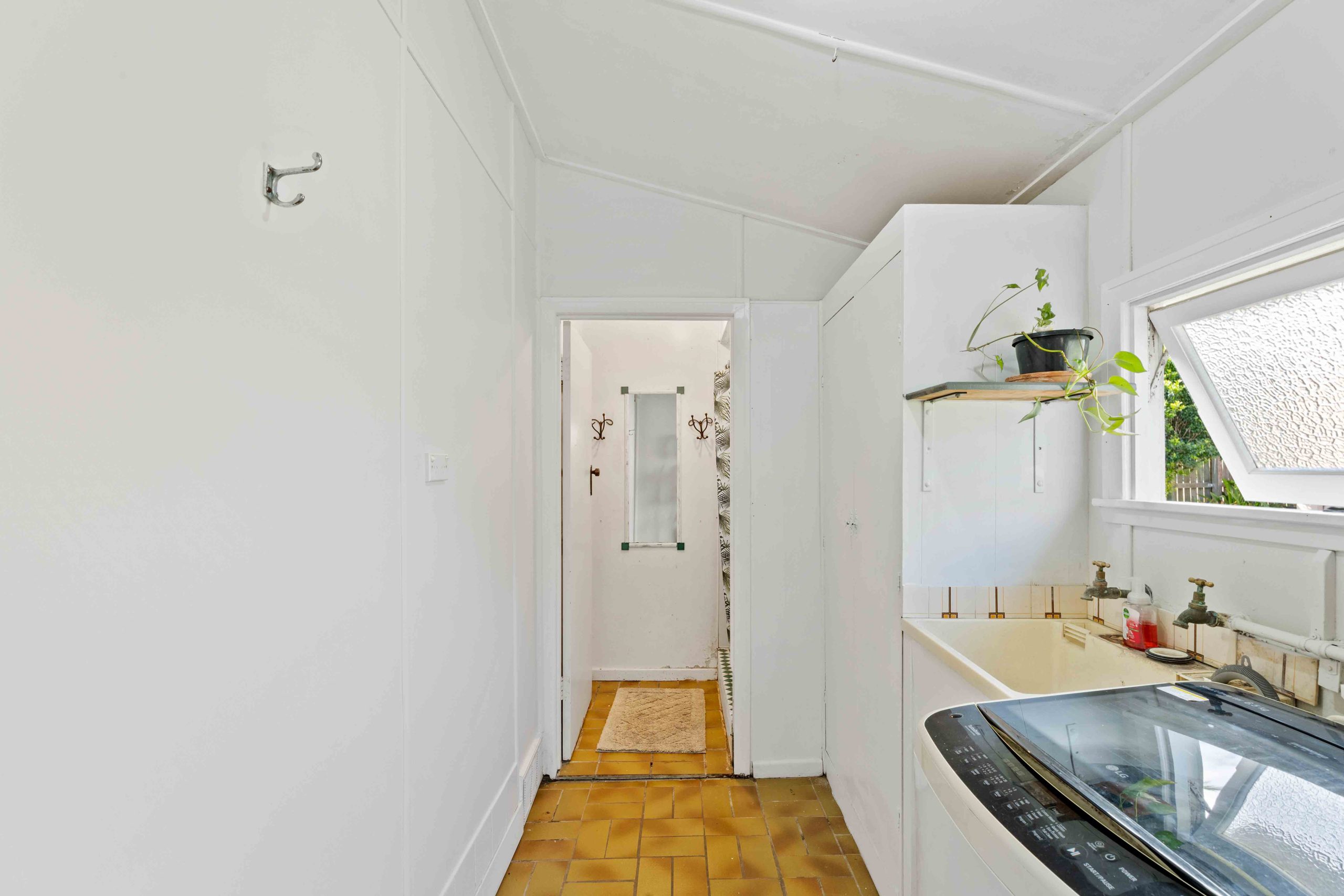 271 Torquay Terrace, TORQUAY, QLD 4655 AUS