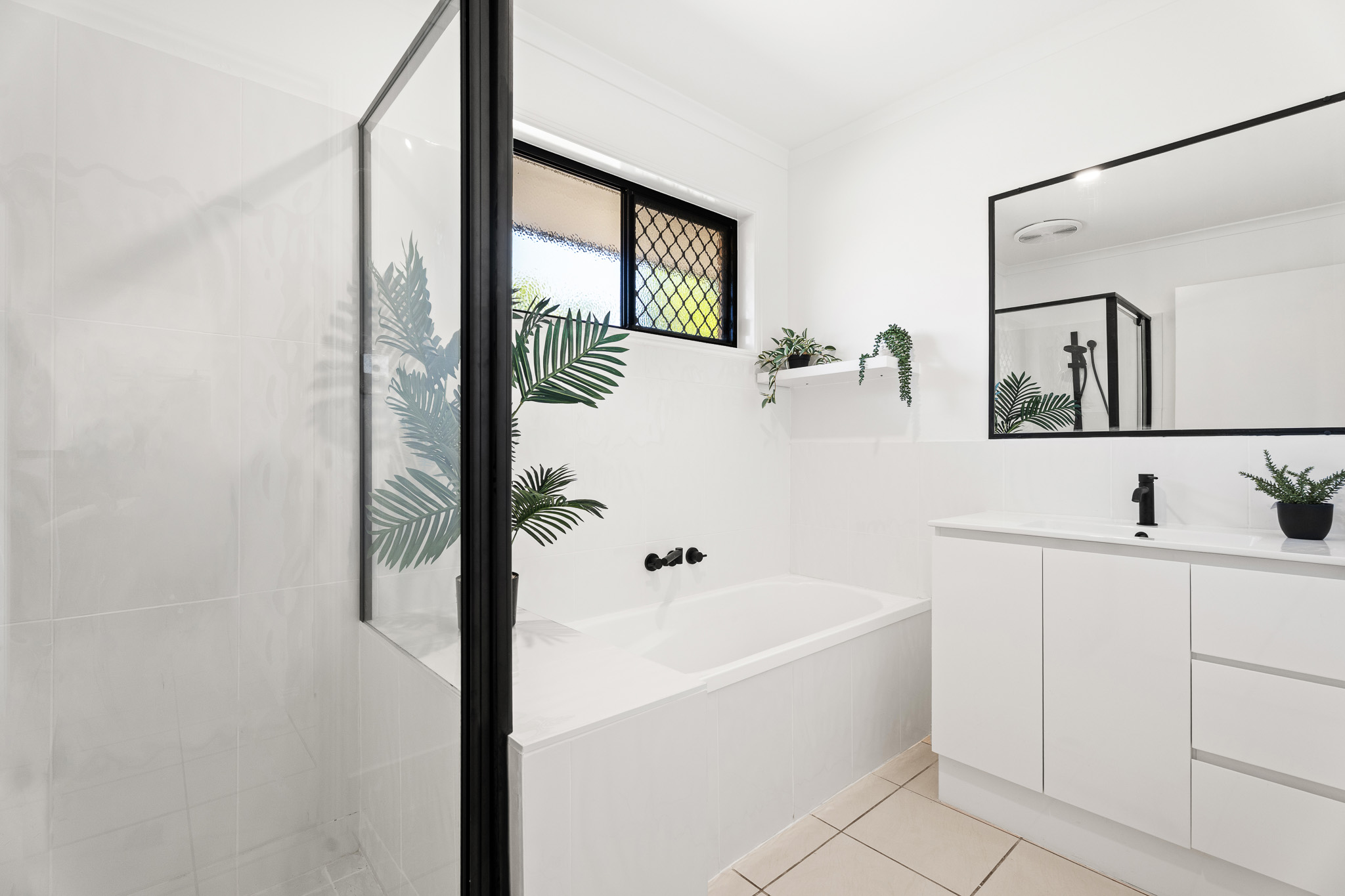 42 Conondale Court, TORQUAY, QLD 4655 AUS