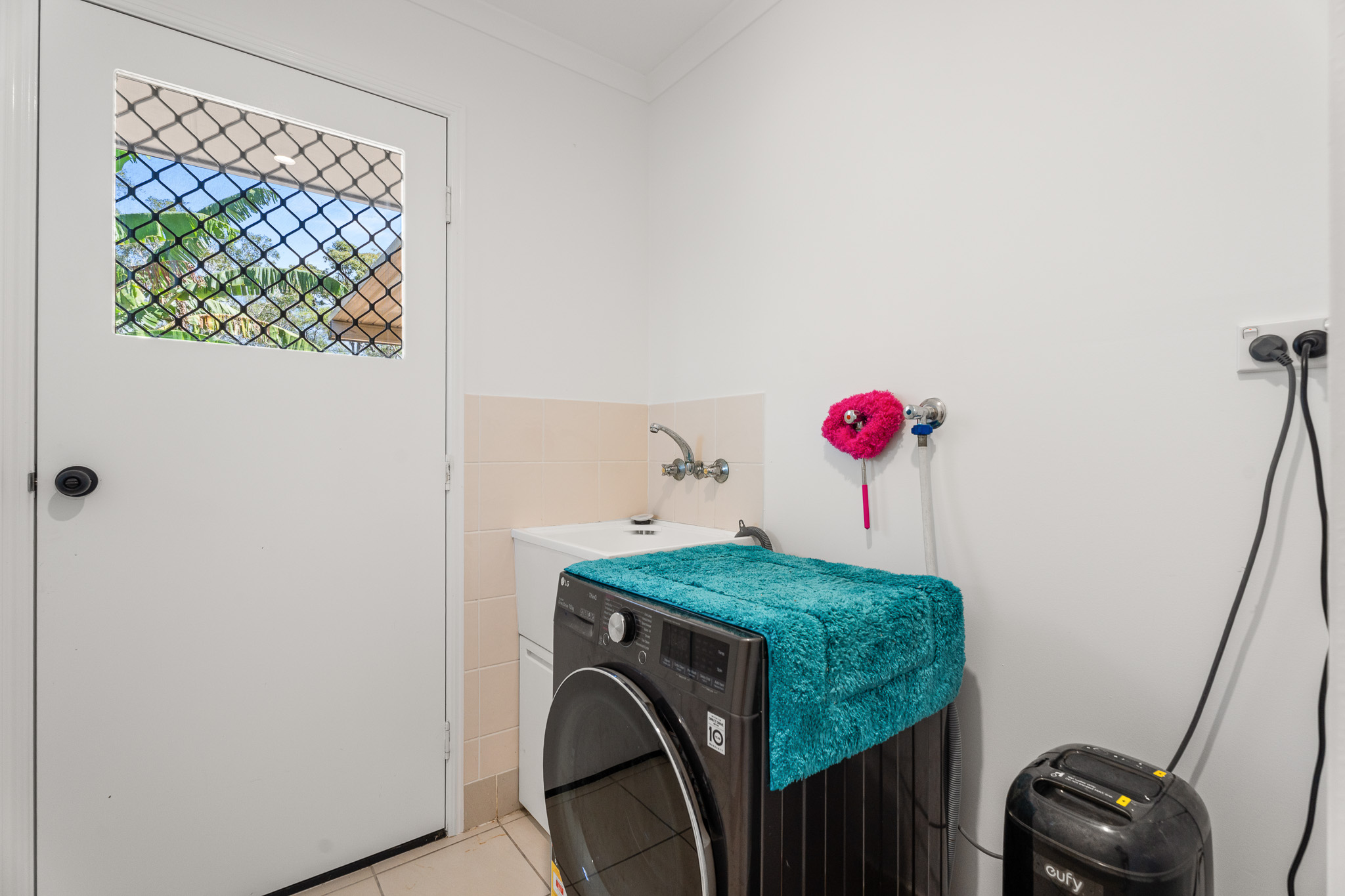 42 Conondale Court, TORQUAY, QLD 4655 AUS