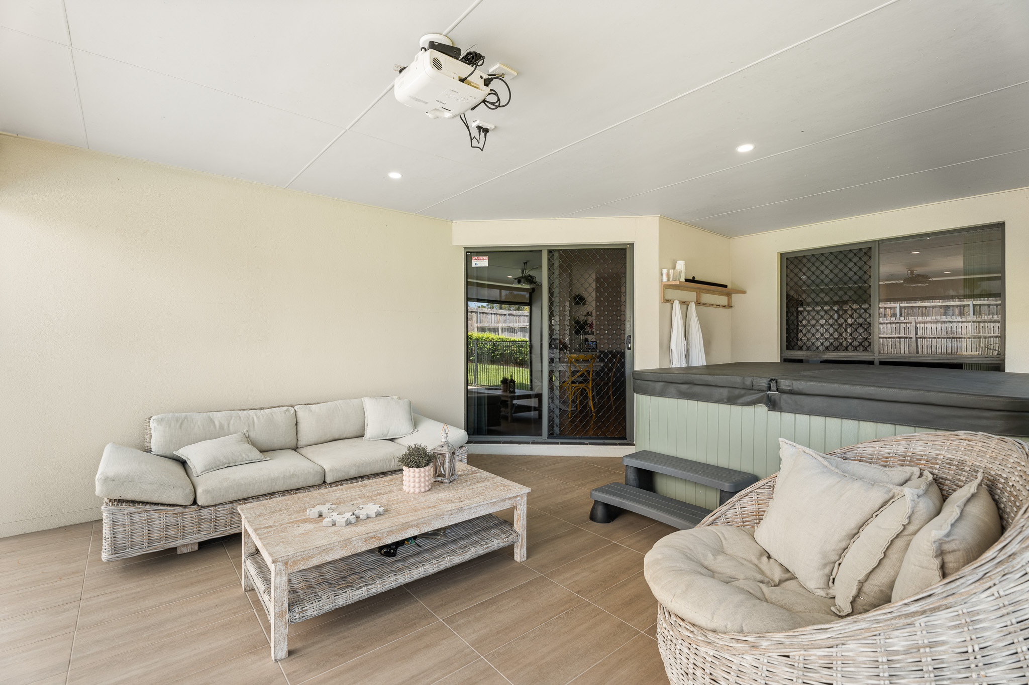 10 Bayswater Drive, URRAWEEN, QLD 4655 AUS