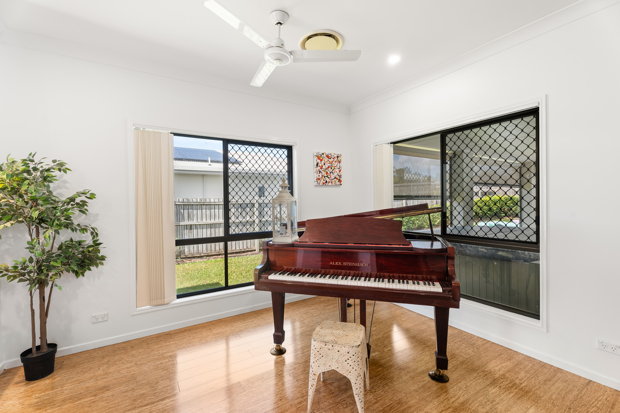 10 Bayswater Drive, URRAWEEN, QLD 4655 AUS