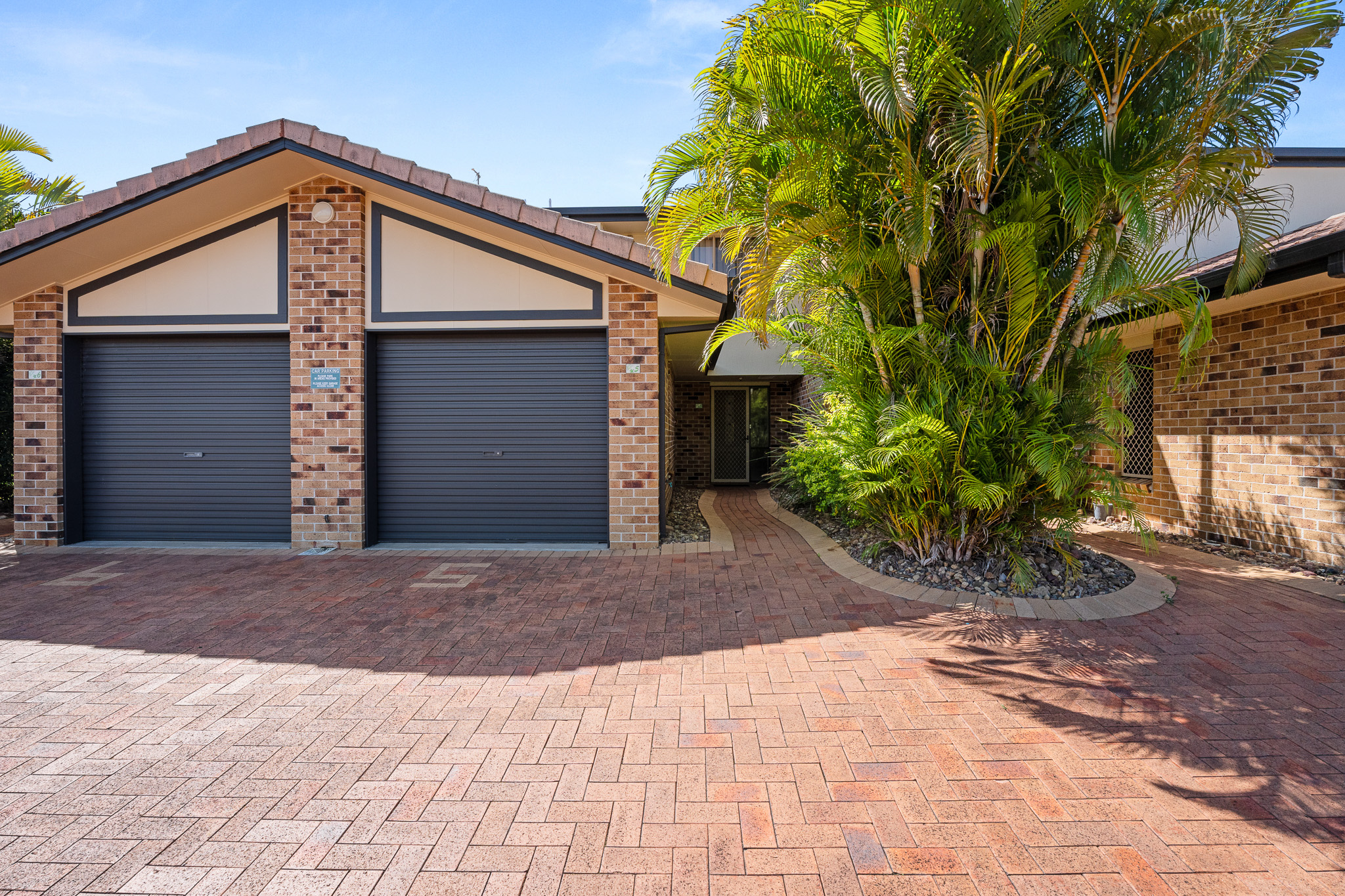 5/7 Hervey Street, SCARNESS, QLD 4655 AUS