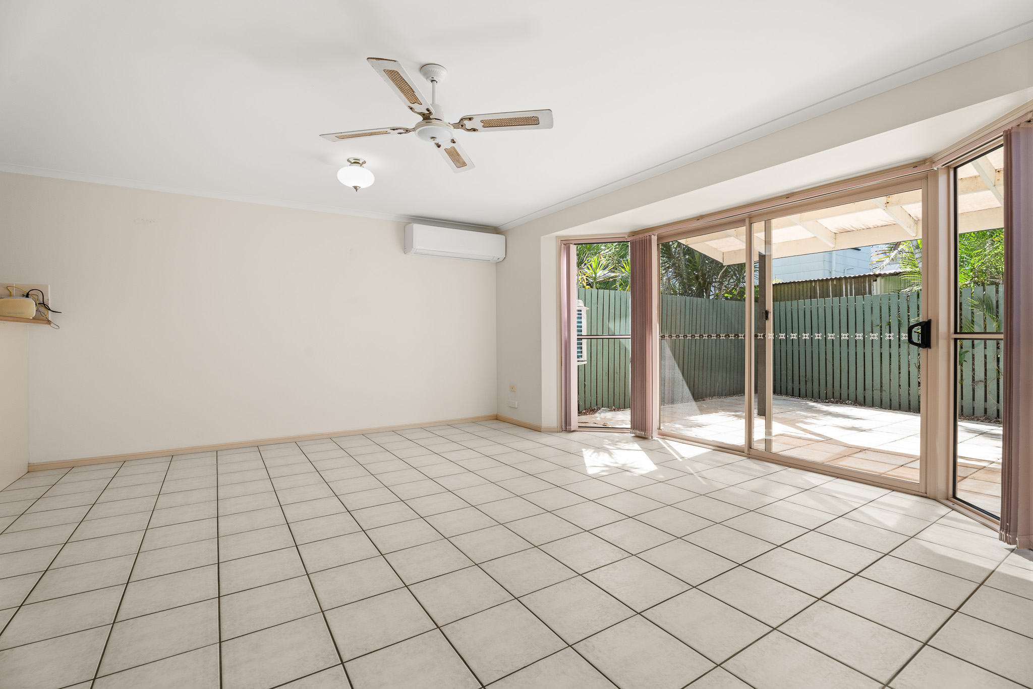 5/7 Hervey Street, SCARNESS, QLD 4655 AUS