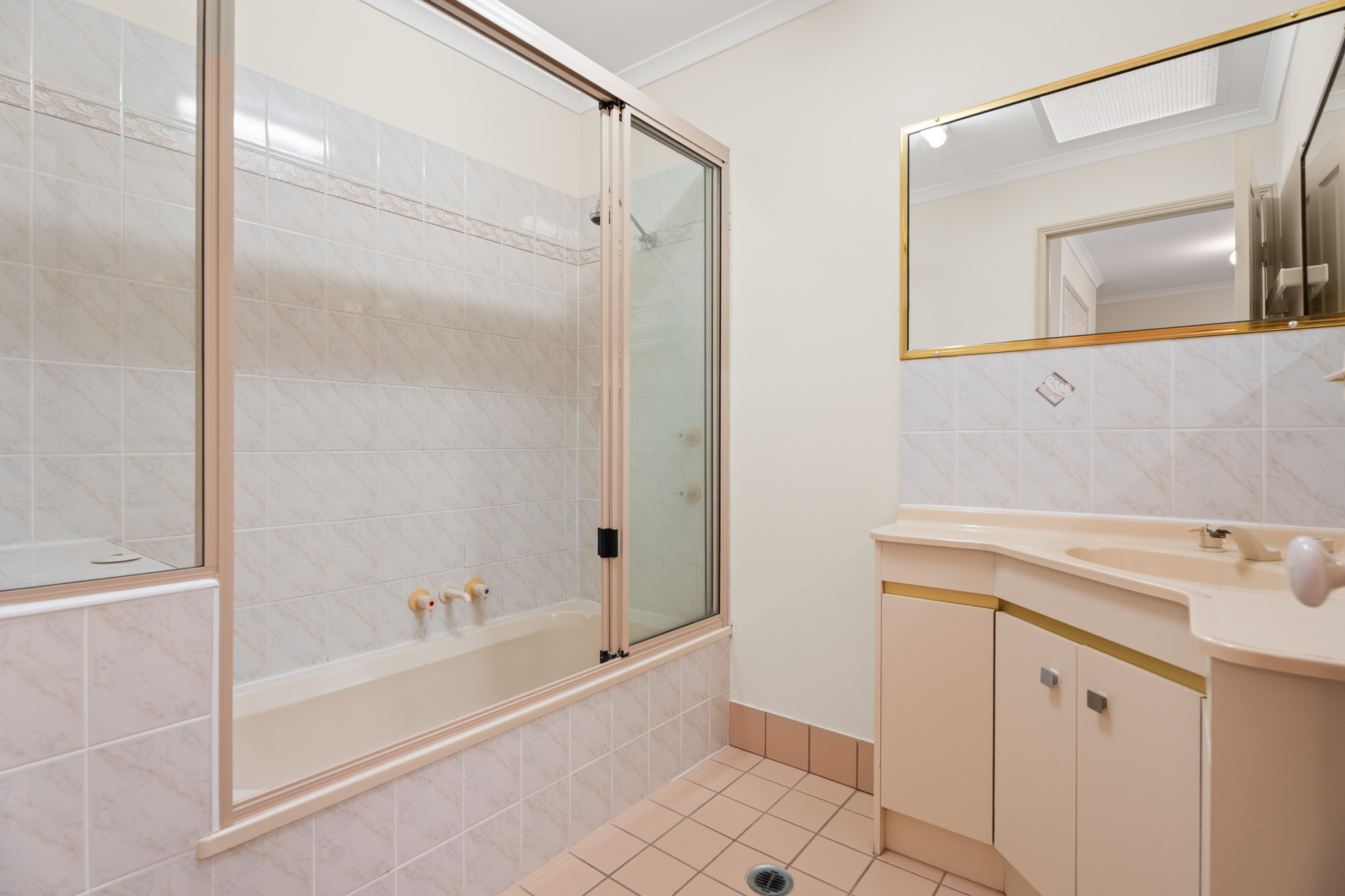 5/7 Hervey Street, SCARNESS, QLD 4655 AUS