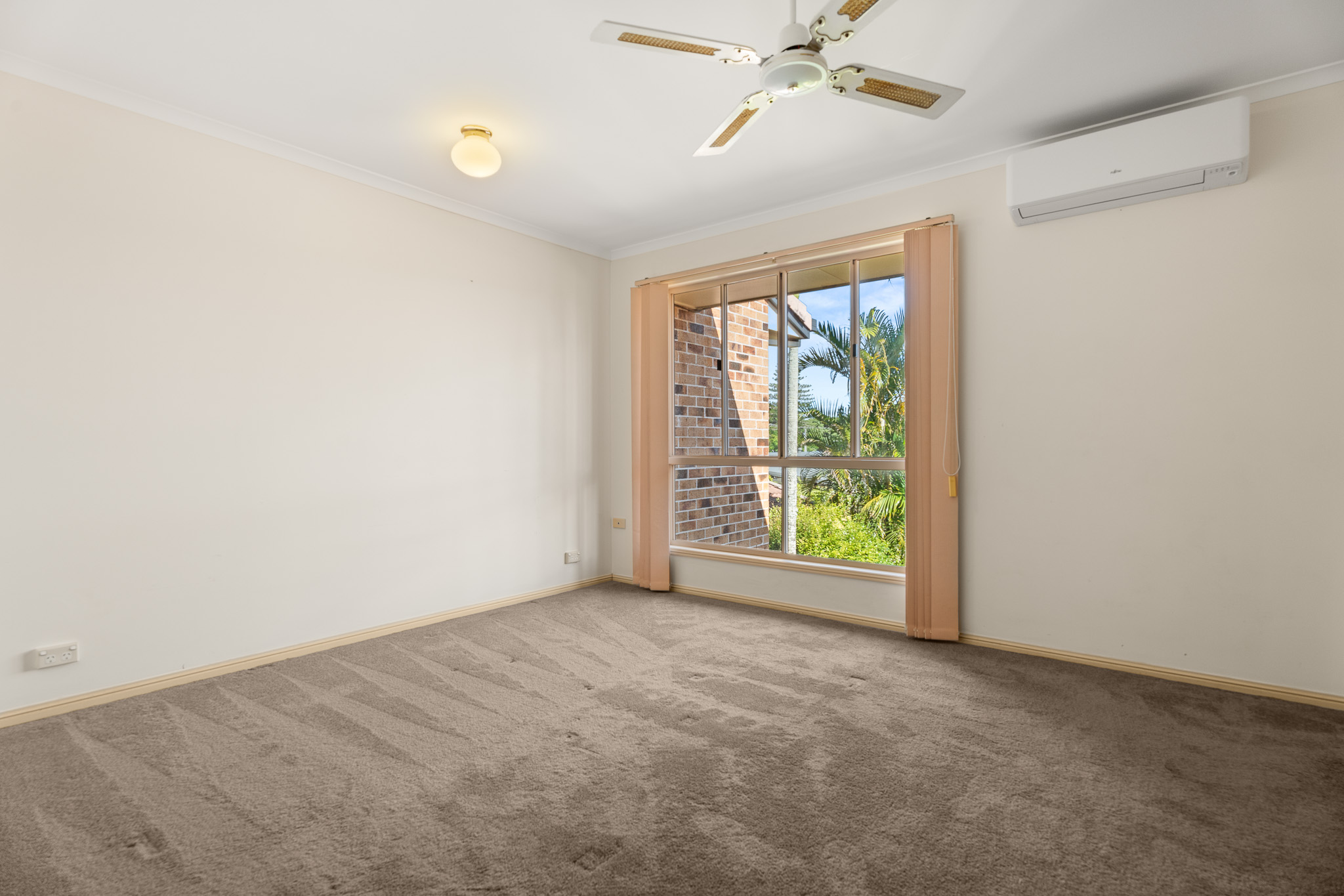 5/7 Hervey Street, SCARNESS, QLD 4655 AUS