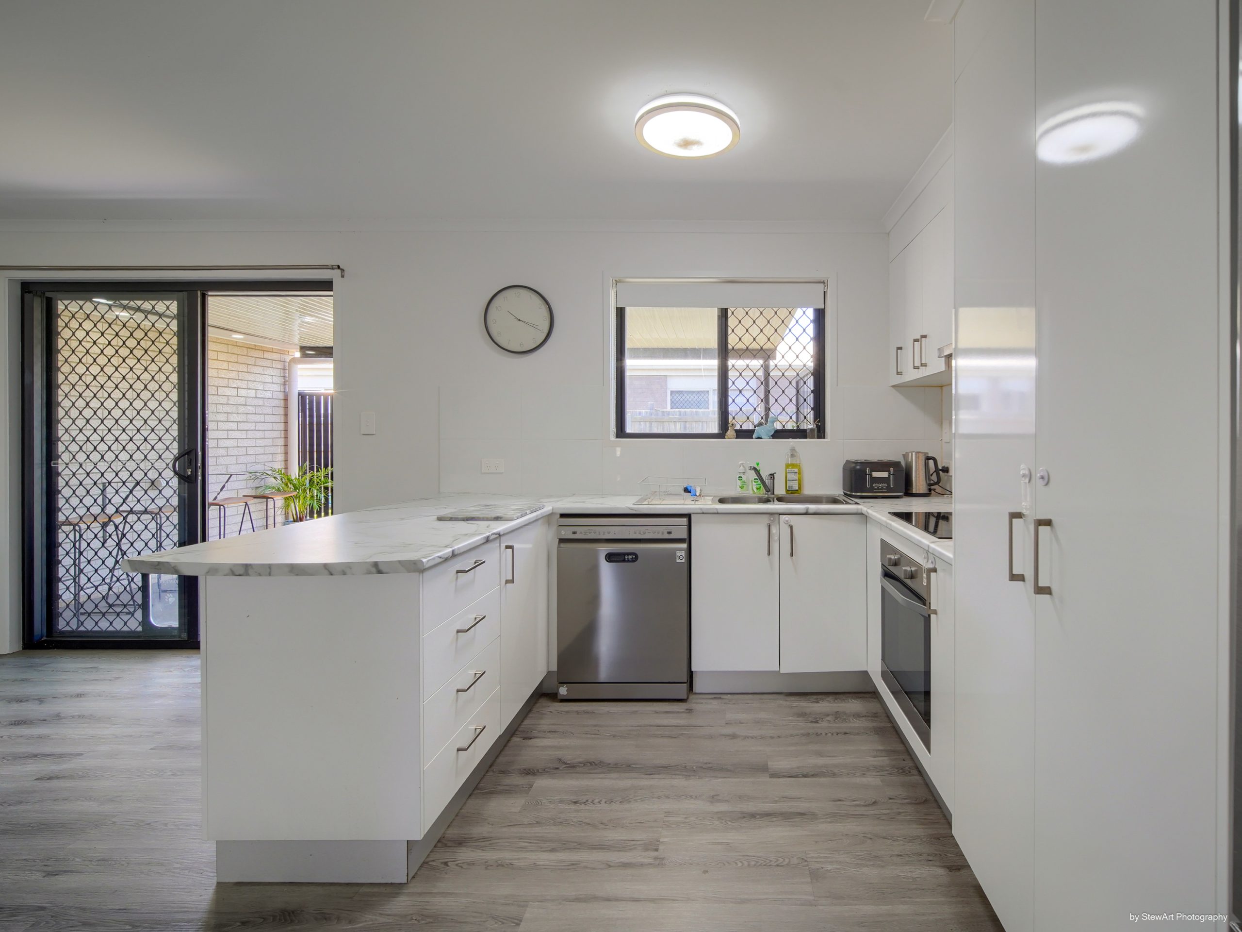 19 Sailaway Circuit, ELI WATERS, QLD 4655 AUS