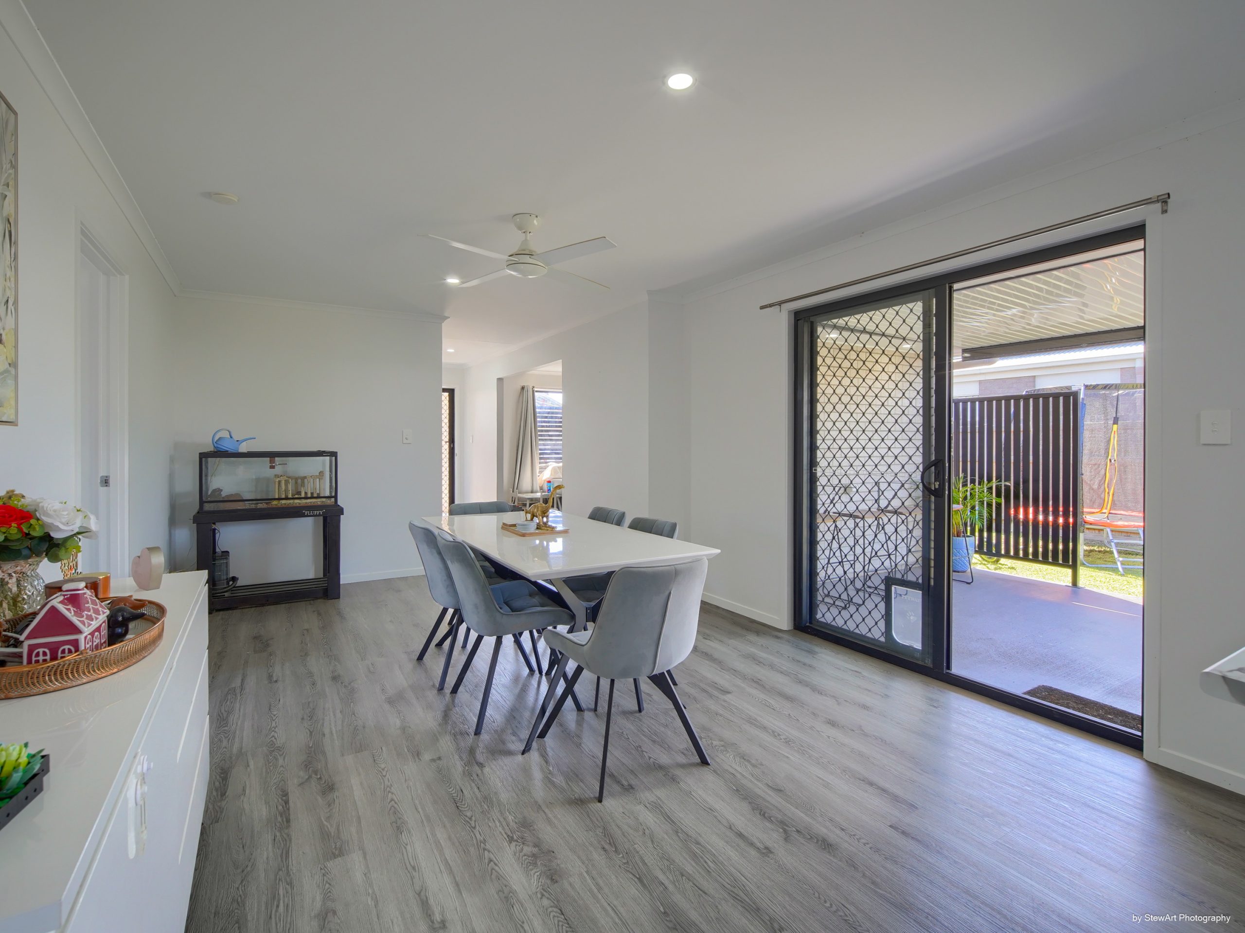 19 Sailaway Circuit, ELI WATERS, QLD 4655 AUS