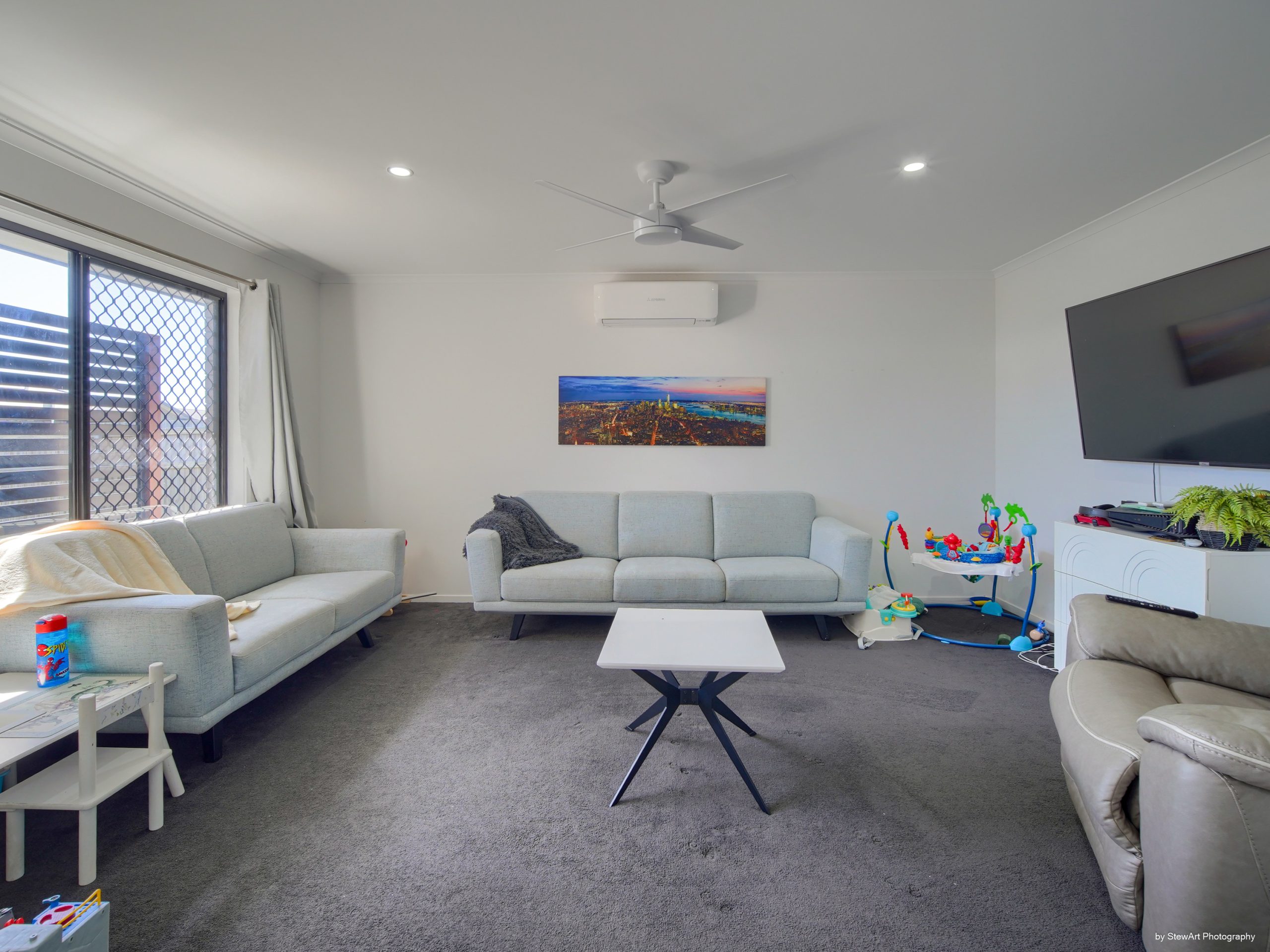 19 Sailaway Circuit, ELI WATERS, QLD 4655 AUS