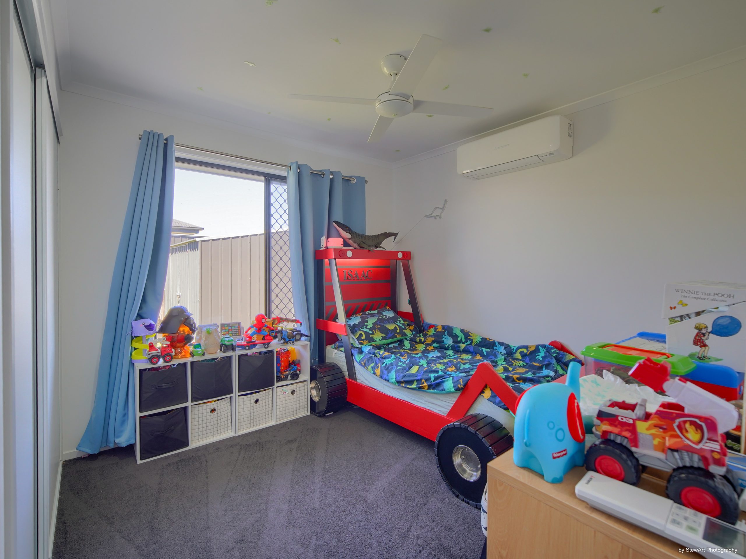 19 Sailaway Circuit, ELI WATERS, QLD 4655 AUS