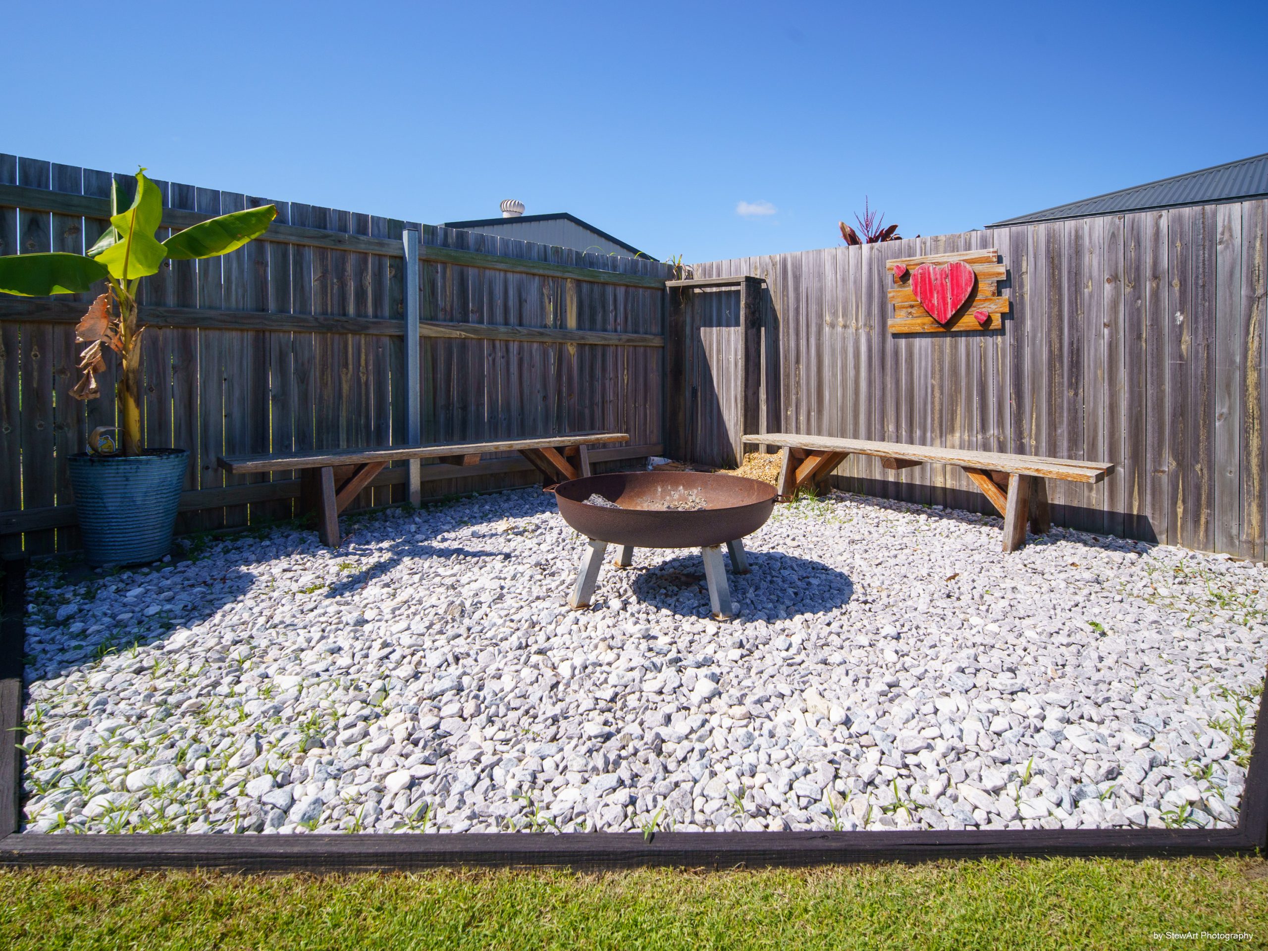 19 Sailaway Circuit, ELI WATERS, QLD 4655 AUS