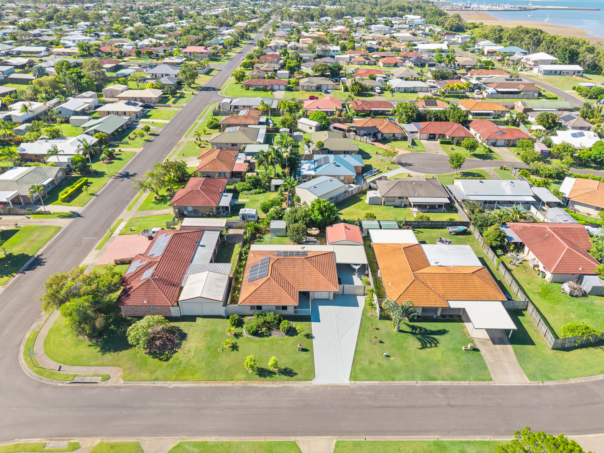 39 Foreshore Drive, URANGAN, QLD 4655 AUS