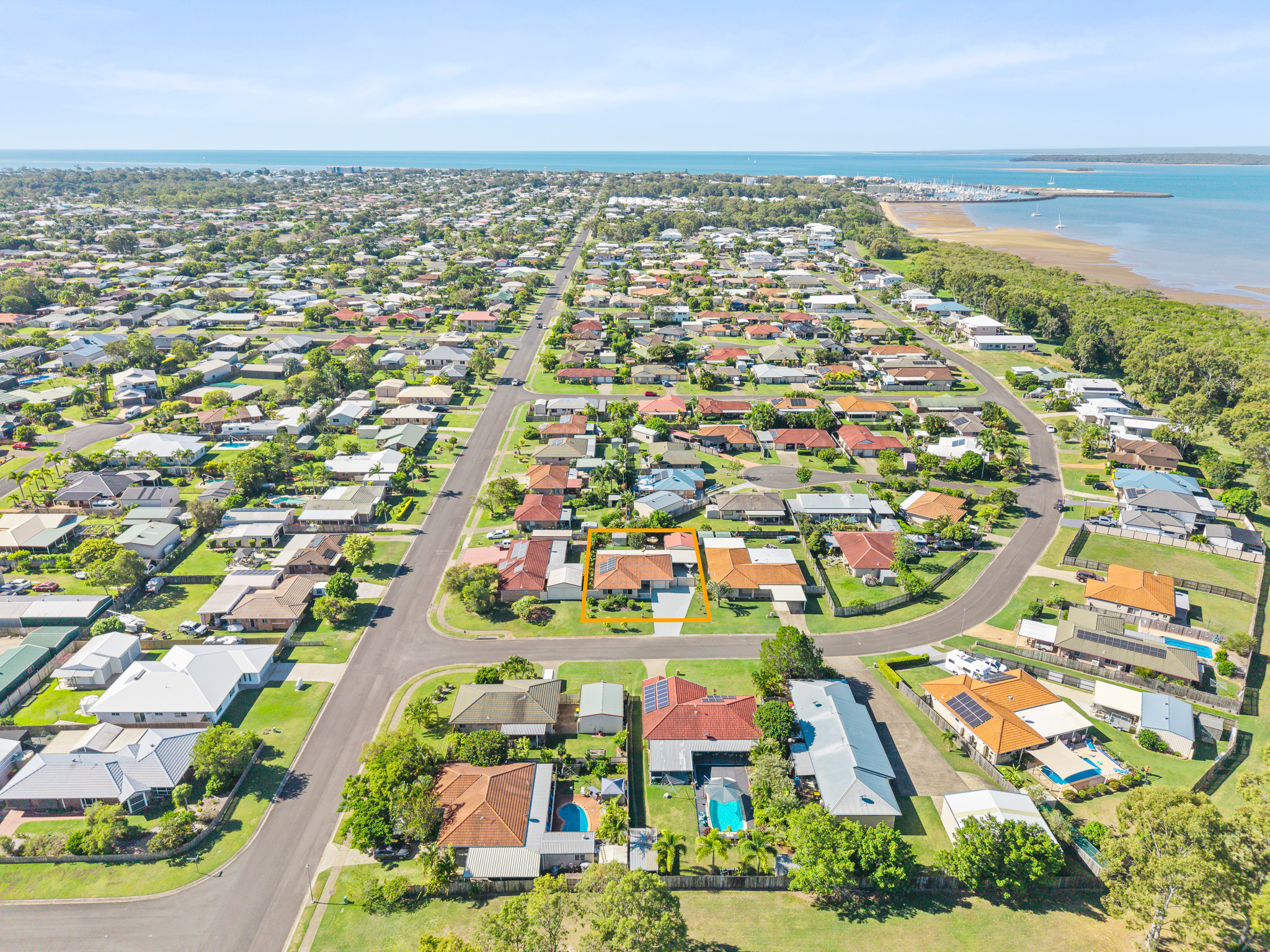 39 Foreshore Drive, URANGAN, QLD 4655 AUS