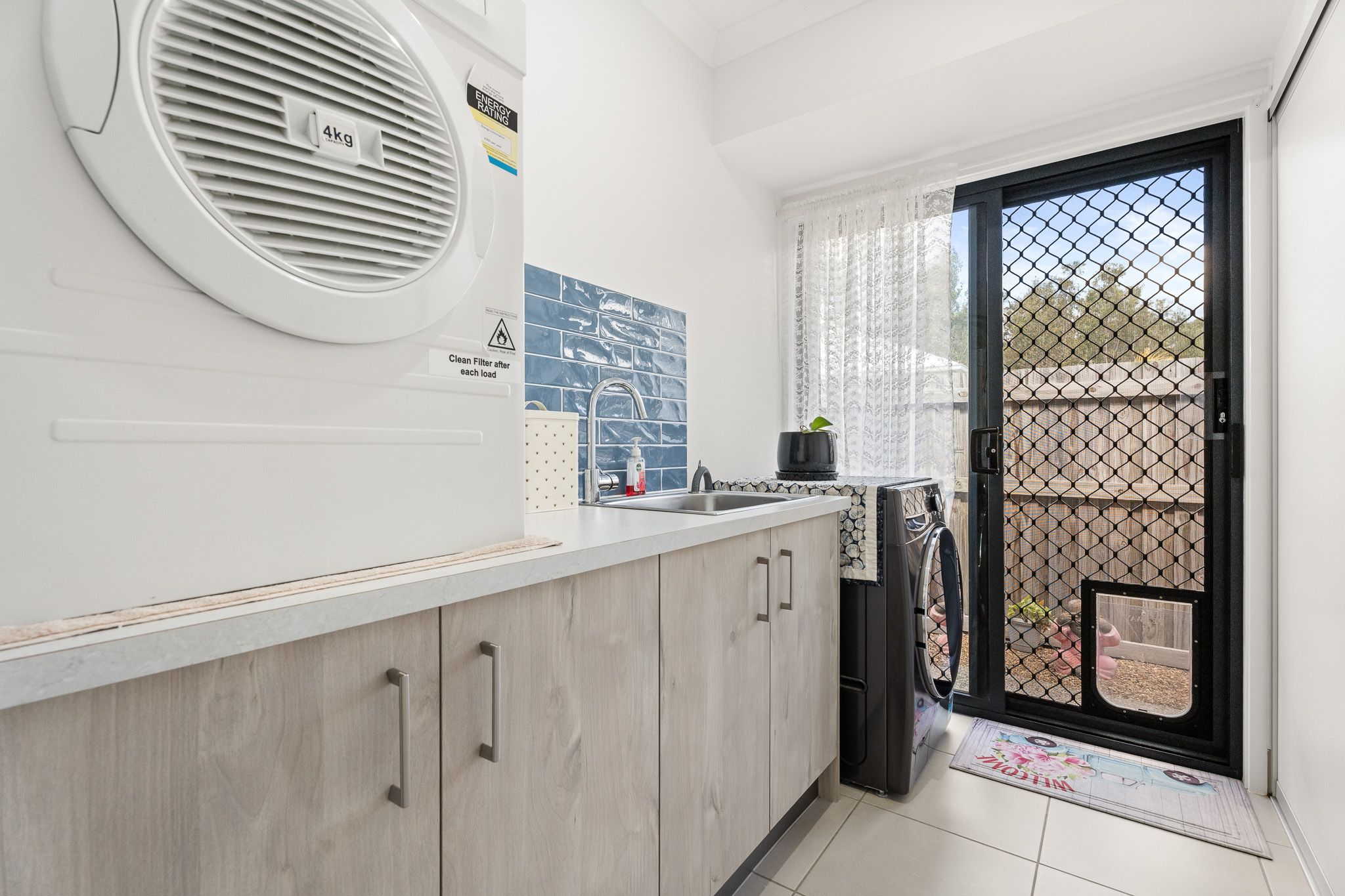 64 Porpita Circuit, TOOGOOM, QLD 4655 AUS