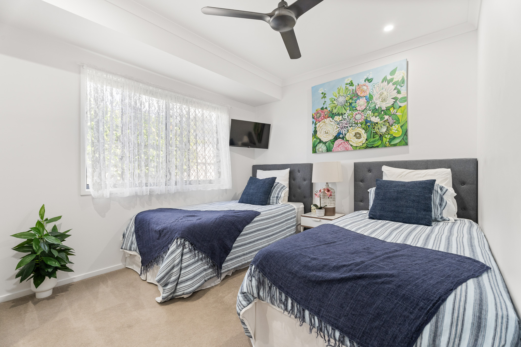 64 Porpita Circuit, TOOGOOM, QLD 4655 AUS