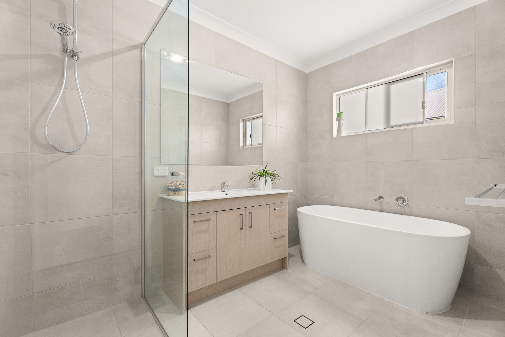 53 Dougan Street, POINT VERNON, QLD 4655 AUS