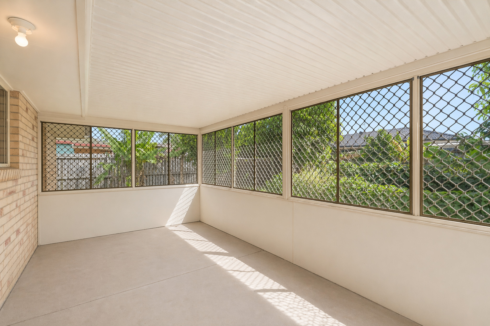 17 Foreshore Drive, URANGAN, QLD 4655 AUS