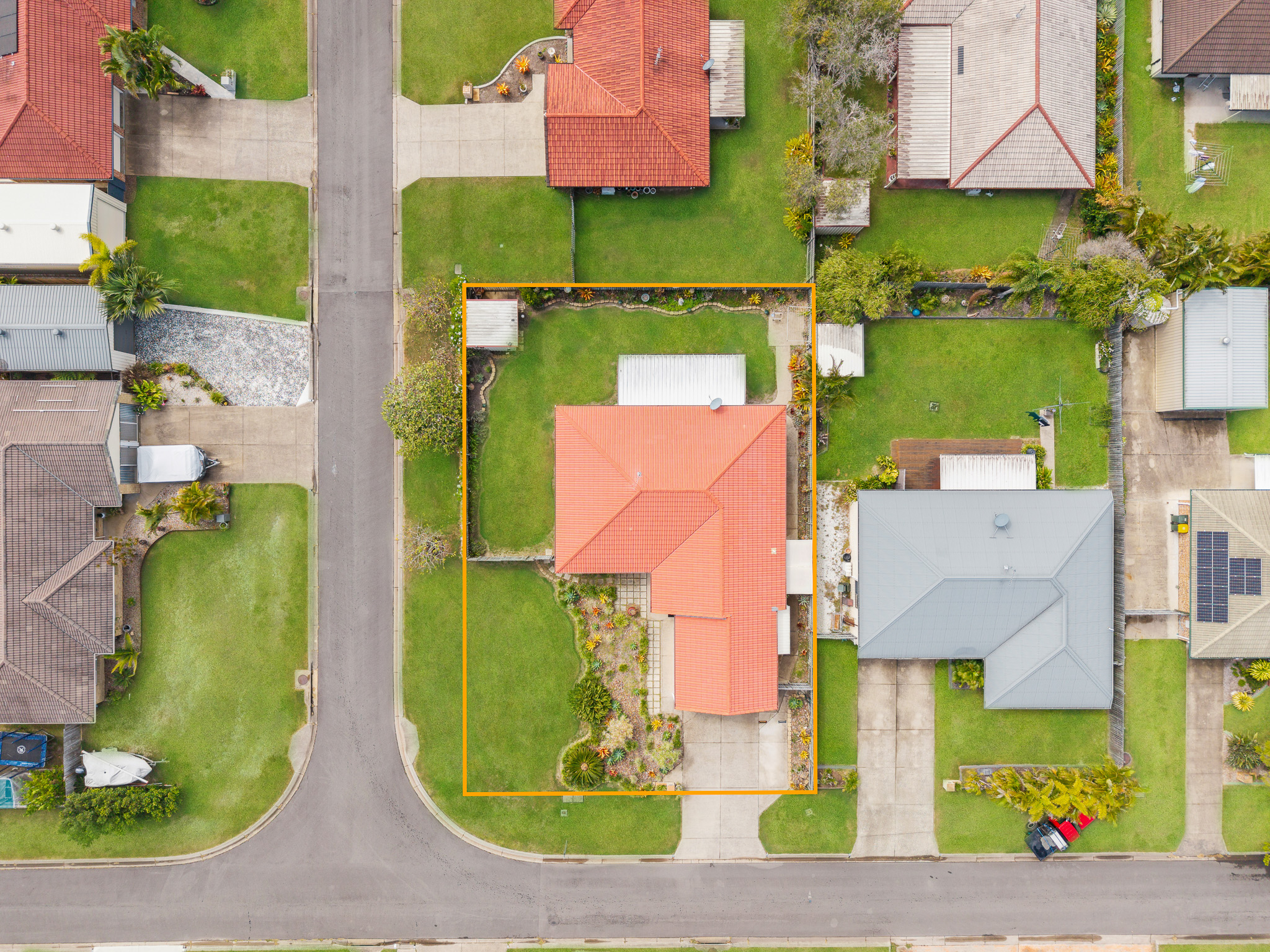 8 Topaz Circuit, URANGAN, QLD 4655 AUS