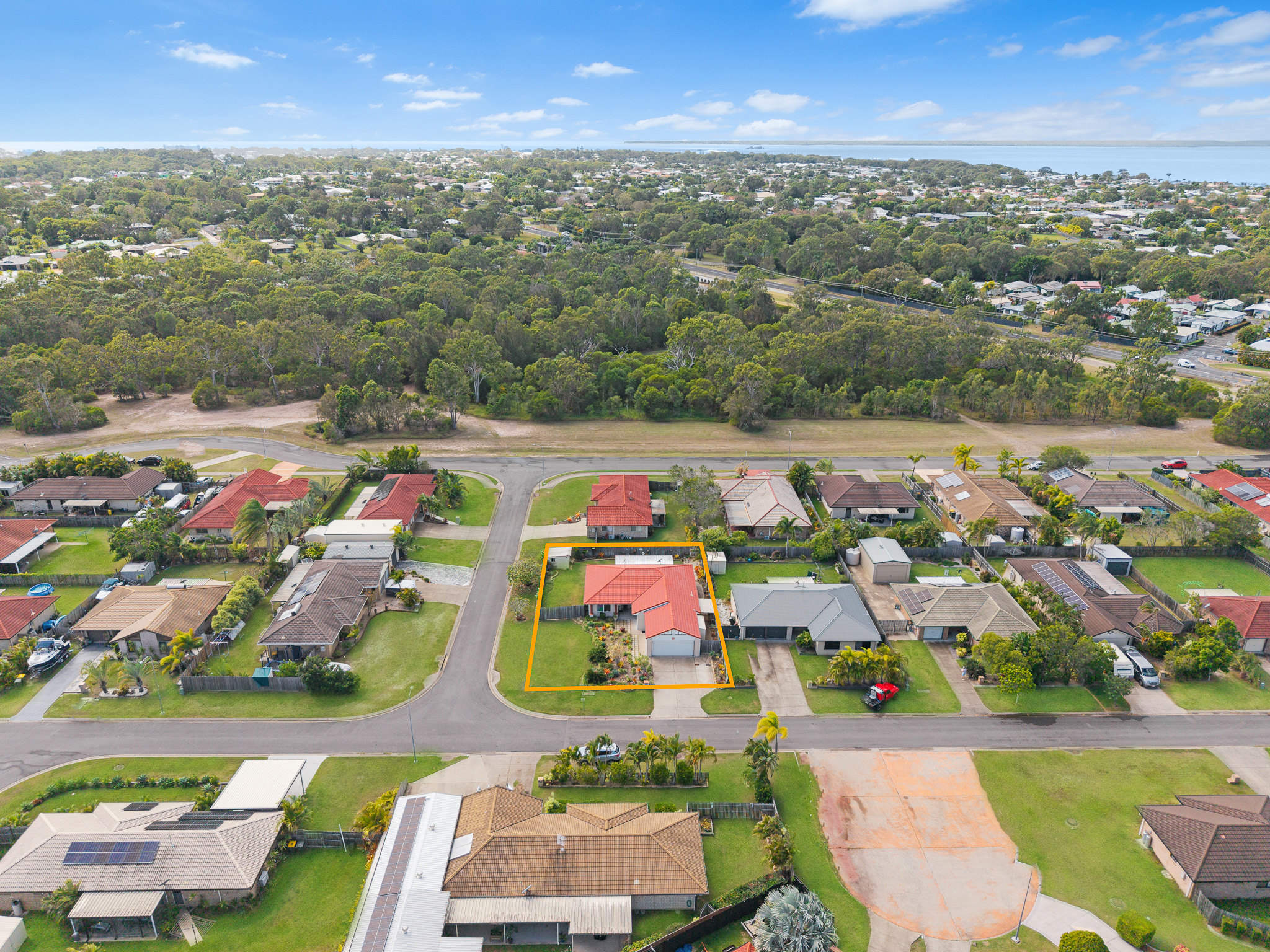 8 Topaz Circuit, URANGAN, QLD 4655 AUS