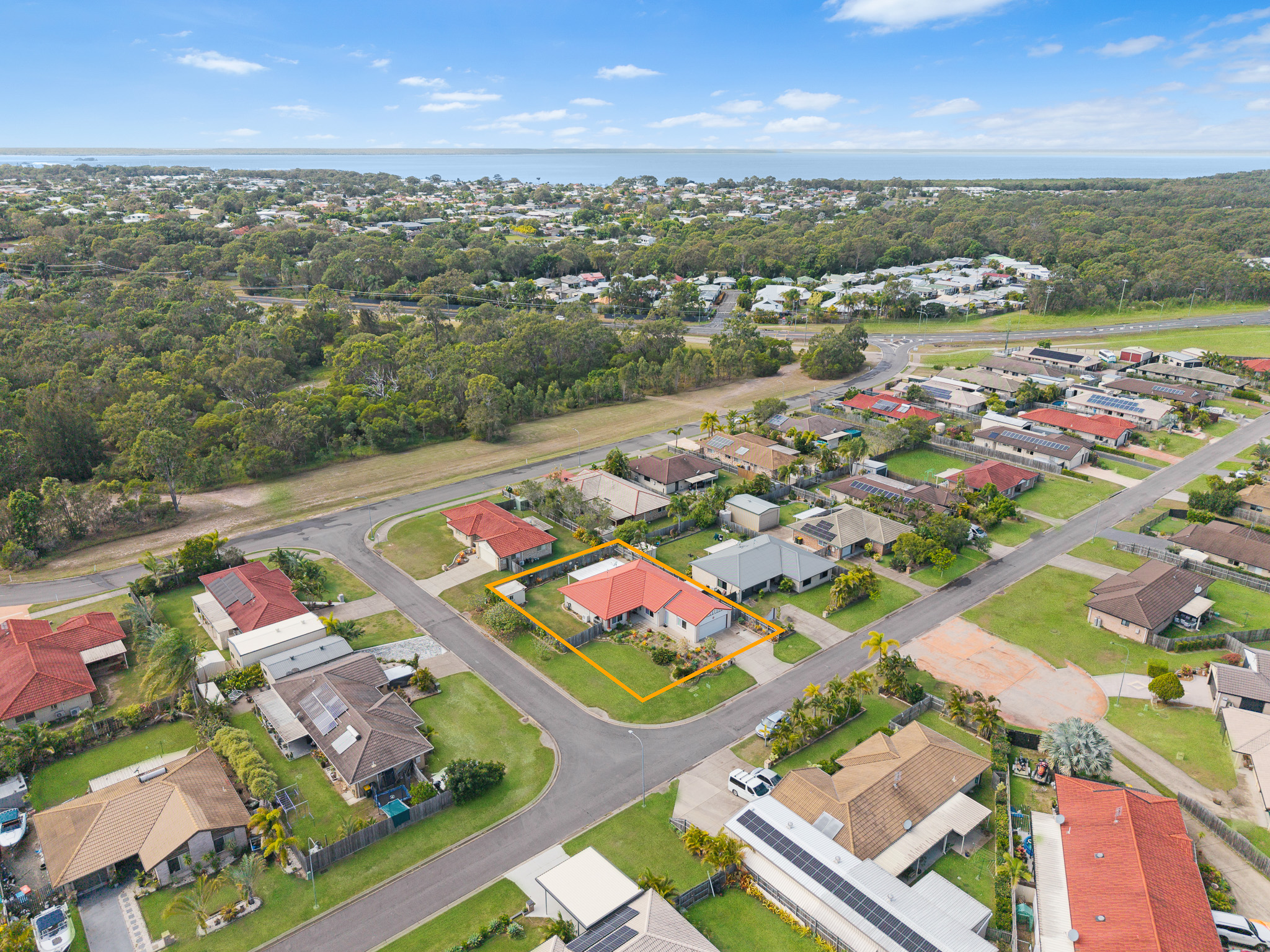 8 Topaz Circuit, URANGAN, QLD 4655 AUS