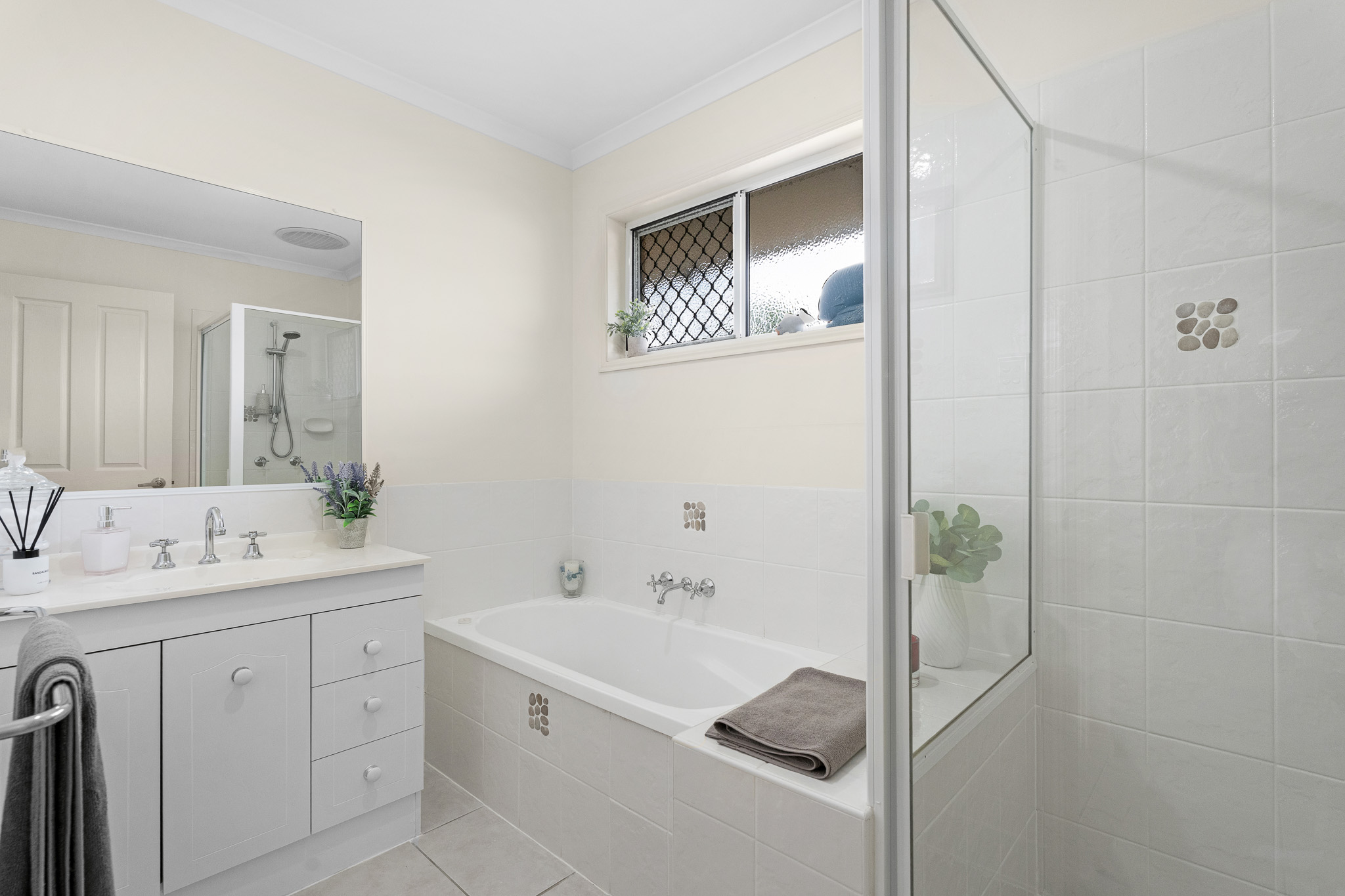 8 Topaz Circuit, URANGAN, QLD 4655 AUS