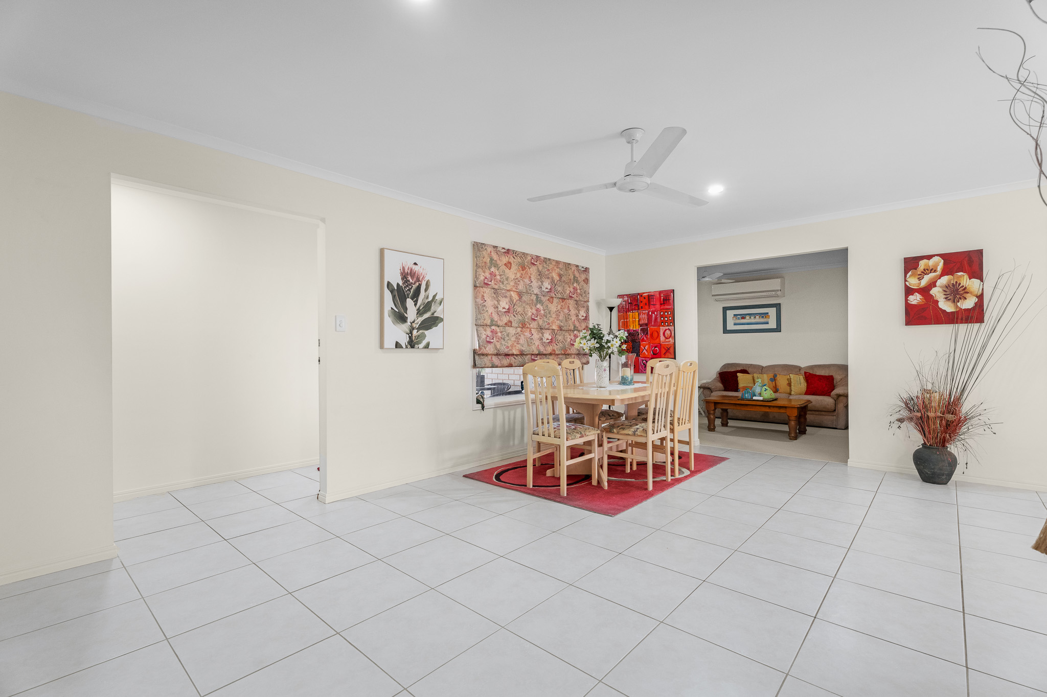 8 Topaz Circuit, URANGAN, QLD 4655 AUS