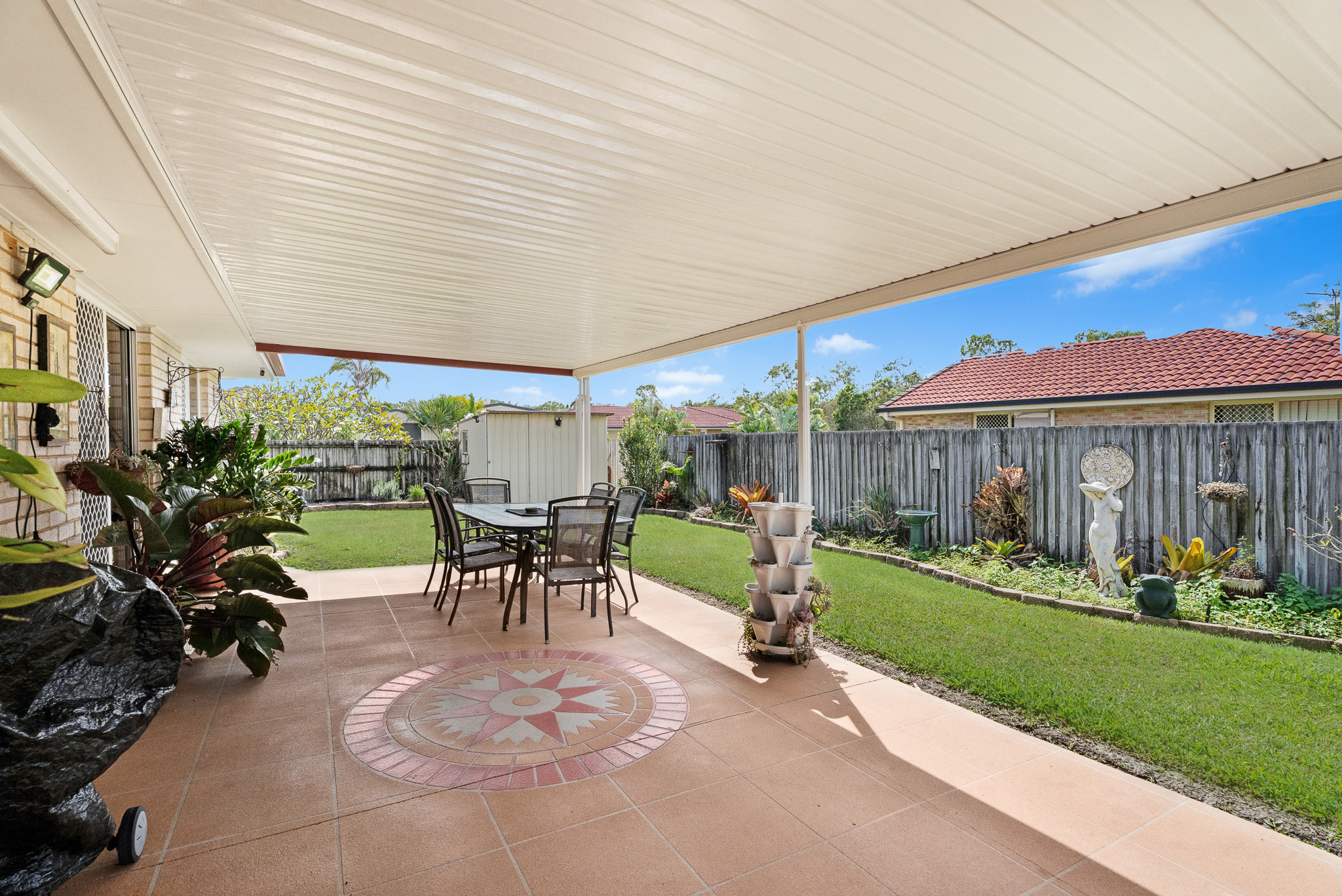 8 Topaz Circuit, URANGAN, QLD 4655 AUS