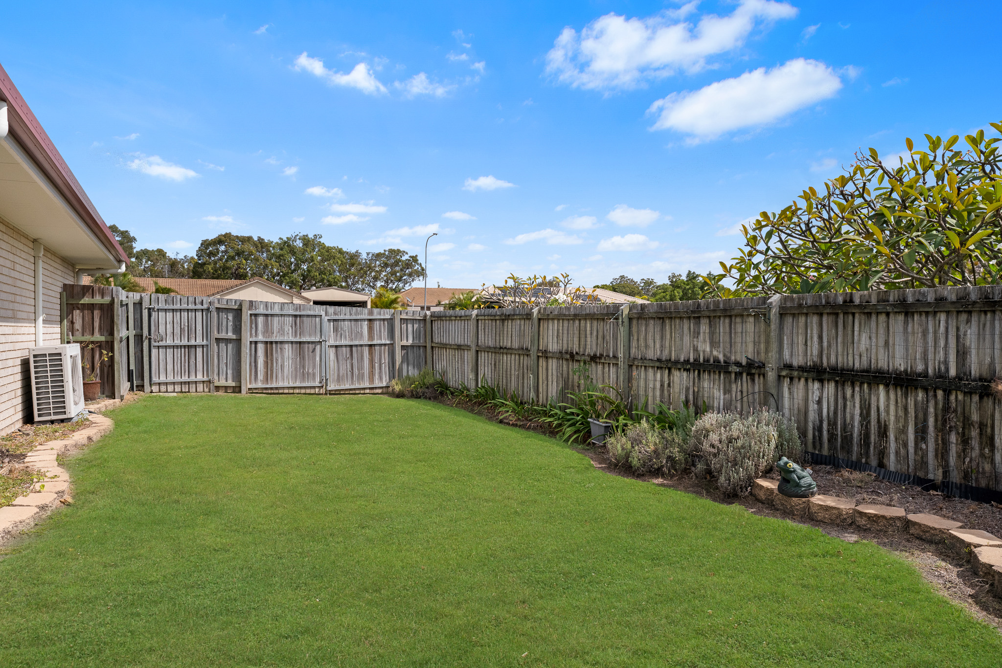 8 Topaz Circuit, URANGAN, QLD 4655 AUS